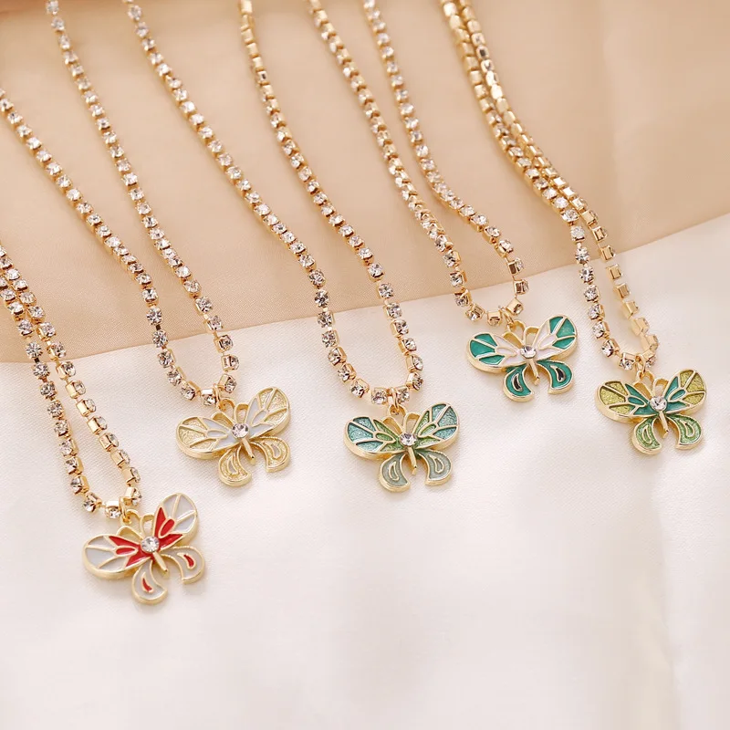 Explosive fashion butterfly necklace simple personality electroplating alloy torque chain pendant locket choker necklet