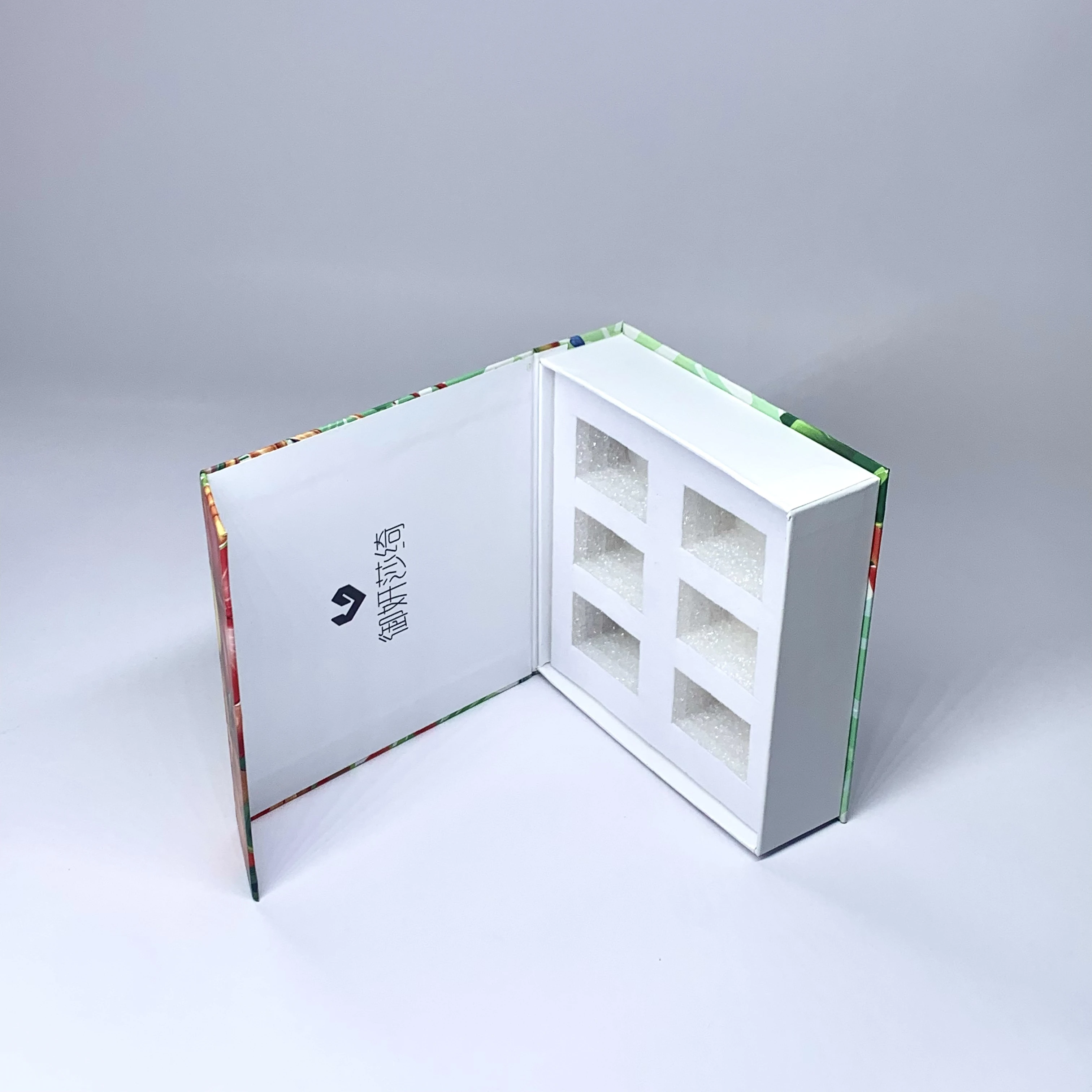 2024 New Custom Design Large Logo Paper Magnetic Folding Box Packaging Luxury Rigid Cardboard Foldable Gift Box