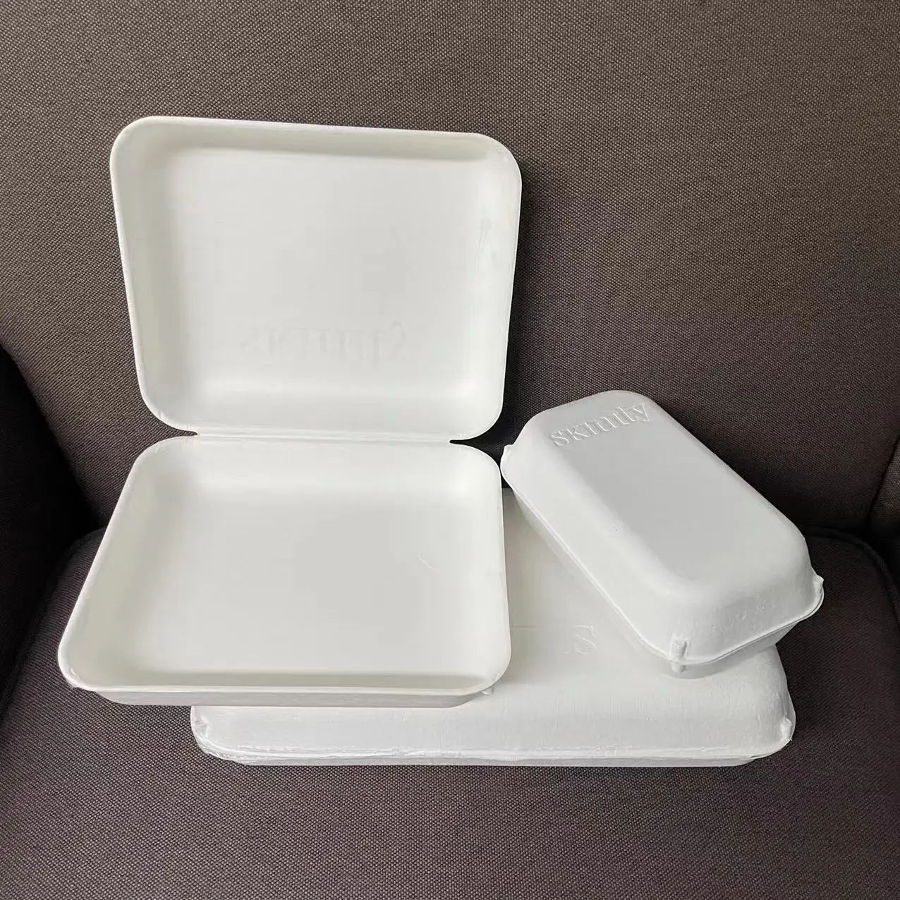 Custom embossing sugarcane fiber bagasse pulp molded packaging clamshell box for cosmetics 100% biodegradable