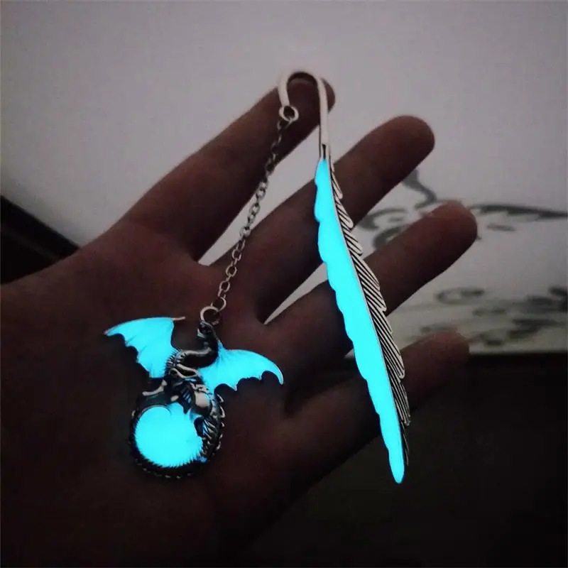 Glow Feather Bookmark Creative Flying Dragon Bookmark Vintage Luminous Metal Pterosaur Bookmark Fluorescence Cultural Gifts