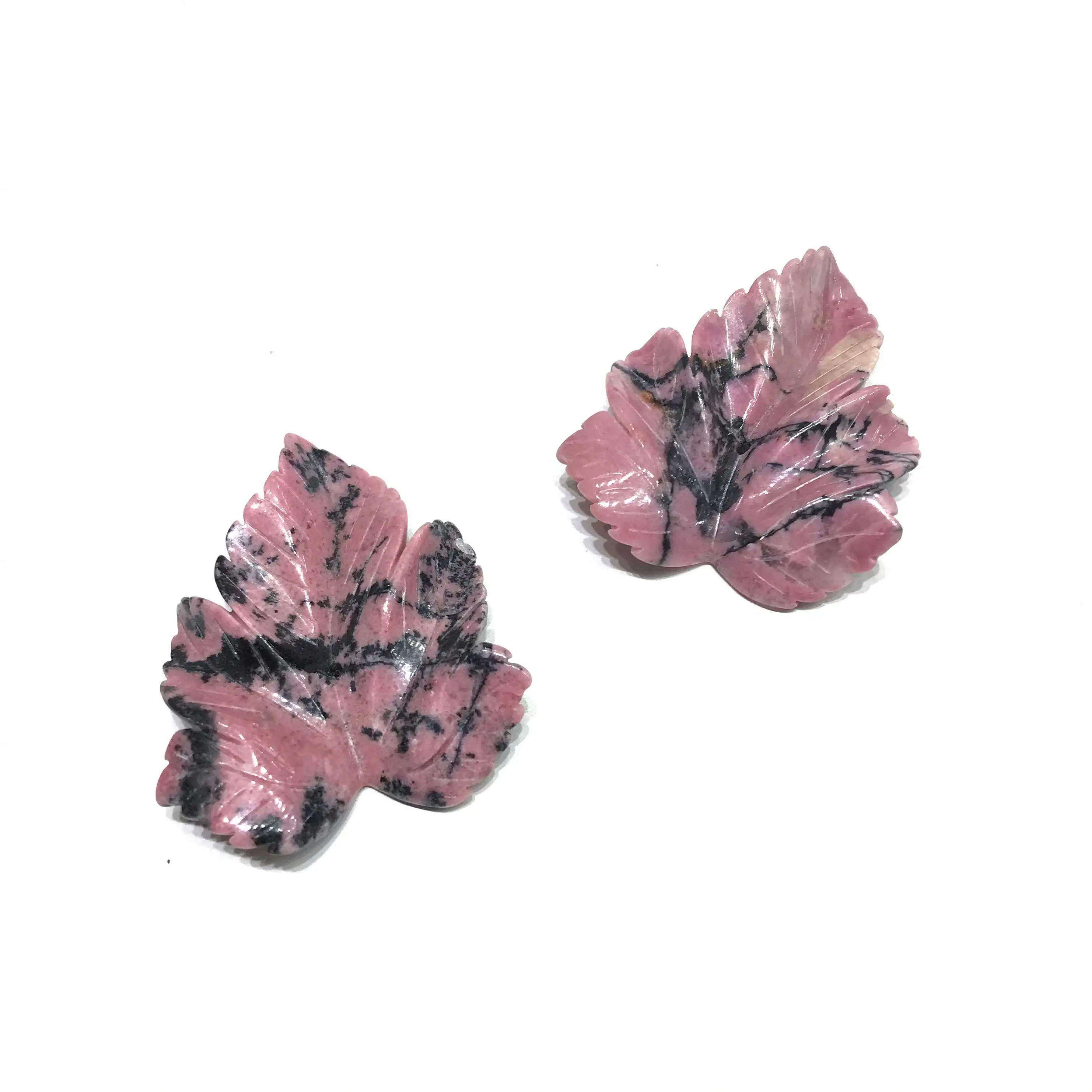 Natural Hand Carved Black Pink Rhodonite Crystal Leaf Carvings With Hole For Gift Decoration