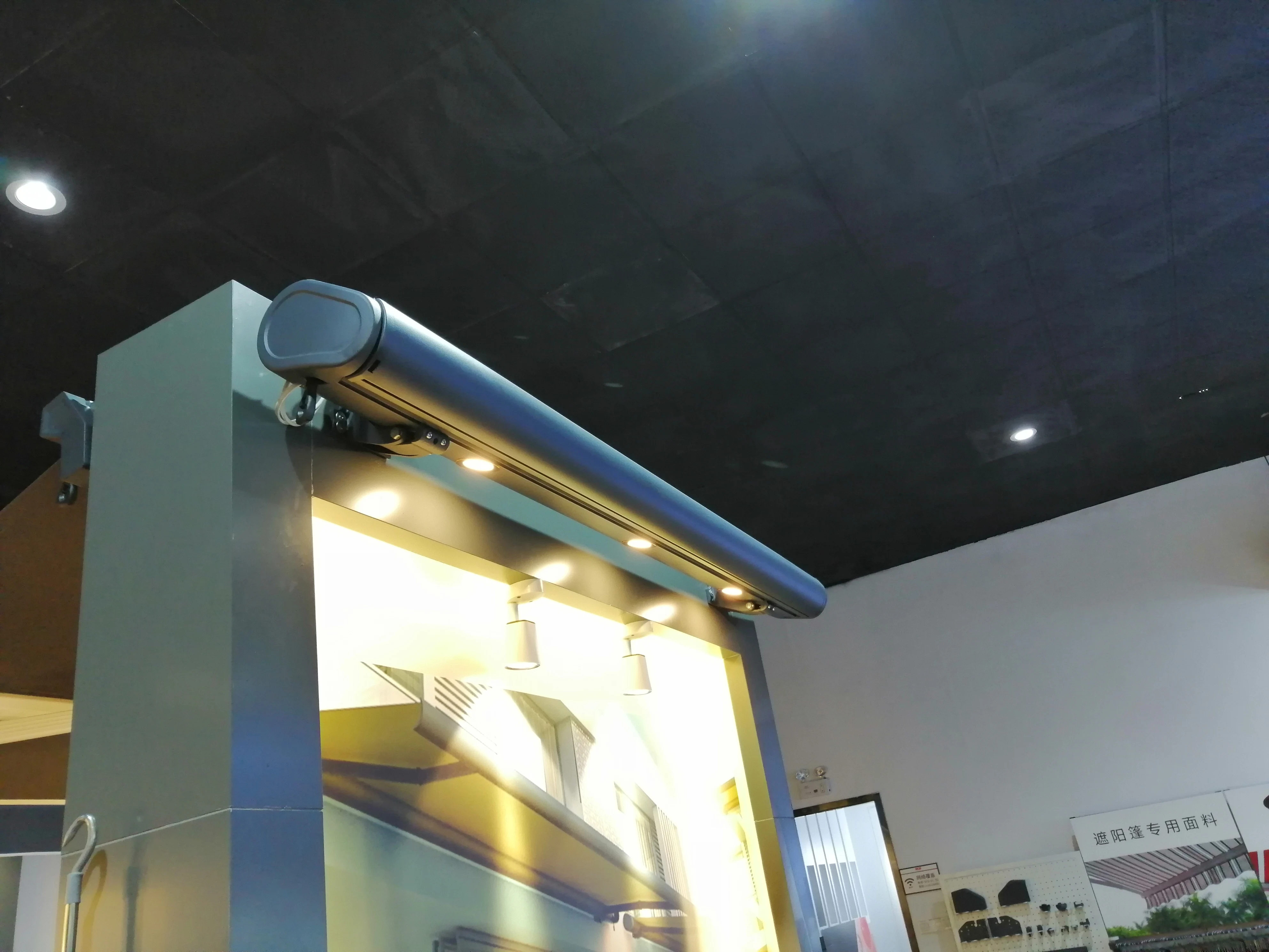 Outdoor Sunshade Aluminum Patio Motorized awning Manual Control Retractable Full Cassette Awning retractable awning for sale