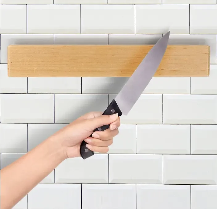 Seamless Maple Wood Magnetic Knife Holder Wooden Magnetic Knife Strip Magnet Holder for Wall with Easy Installation
