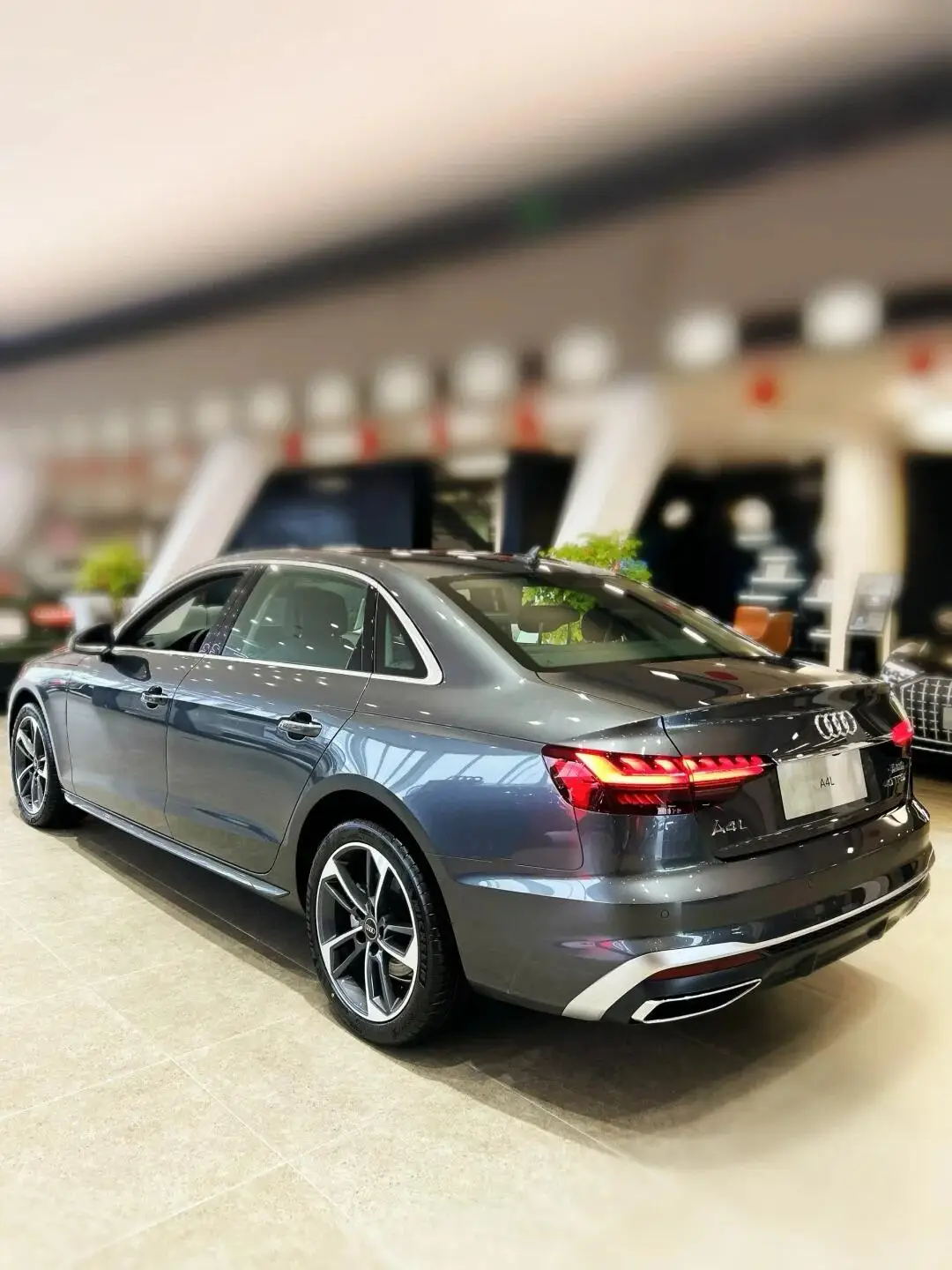 Оптовая цена Audis A4L 2024 40 TFSI стильный спортивный бензиновый автомобиль 2 0 T FWD роскошный новый среднего размера