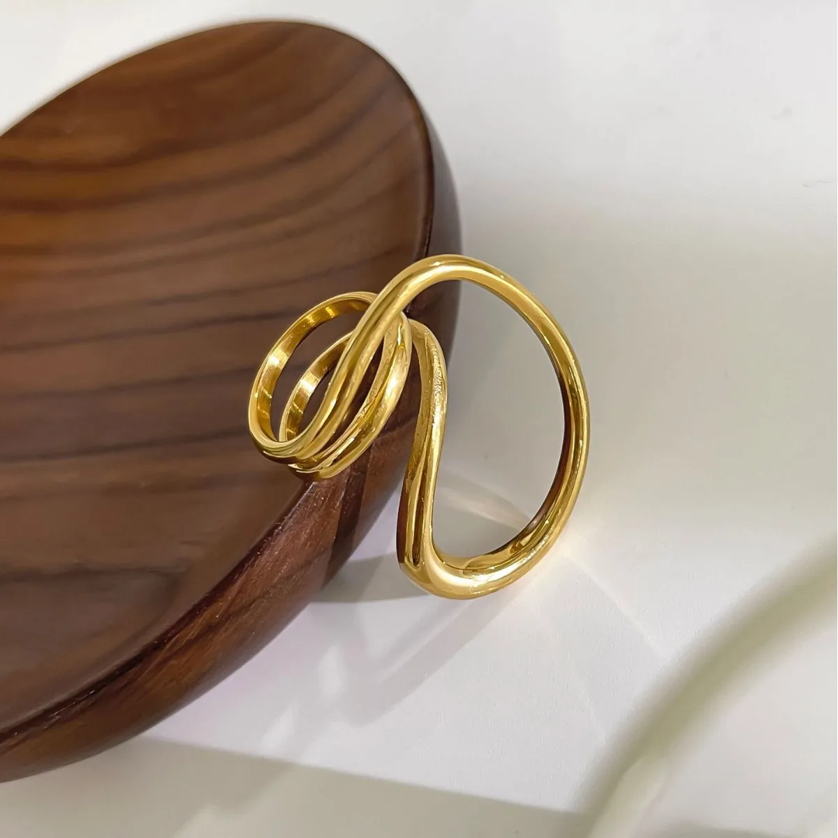 Modern Fashion 18k Gold Plated Stainless Steel Spiral Wrap Design Twisted Wire Ring