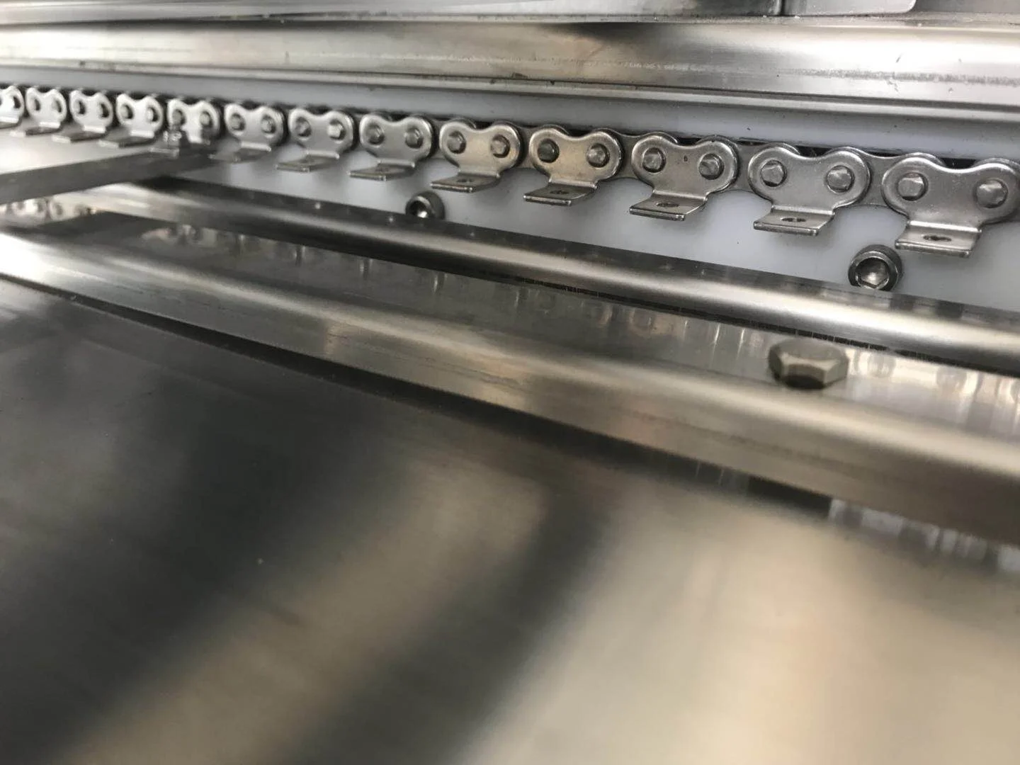 Automatic sausage (VSP) vacuum skin packaging machine line skin packaging machine packaging machine vacuum skin