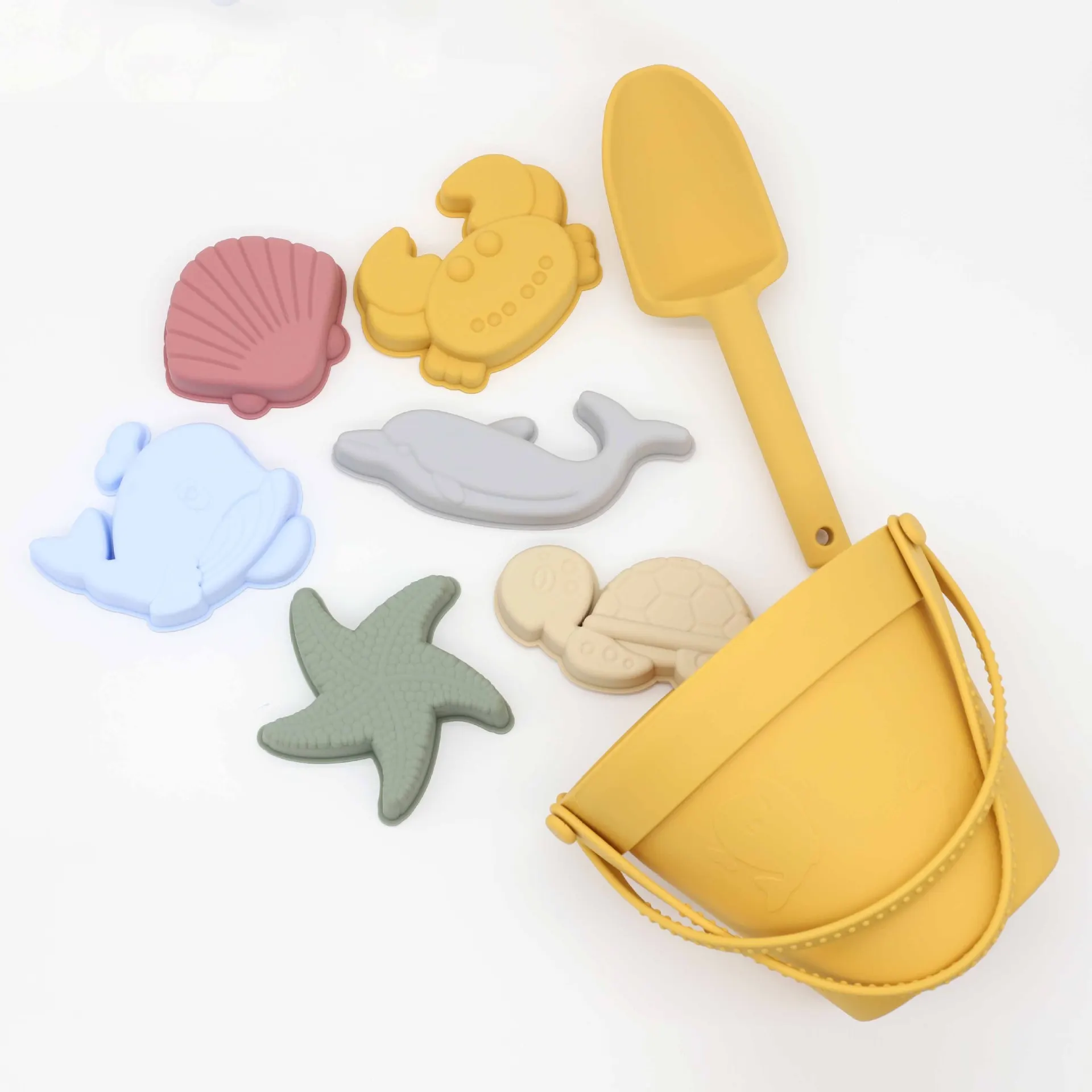 Wholesale Hot Selling Eco Friendly 8pcs Sand Molds Portable Silicone Kids Beach Toys Bucket Set