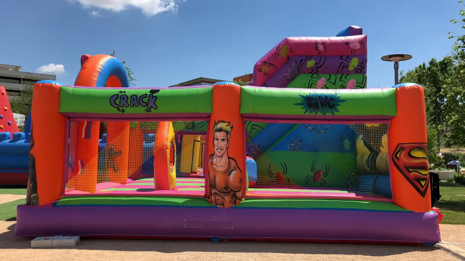 
Amusement park giant supper hero theme inflatable bouncy castle funny inflatable fun city air jumping obstacle 