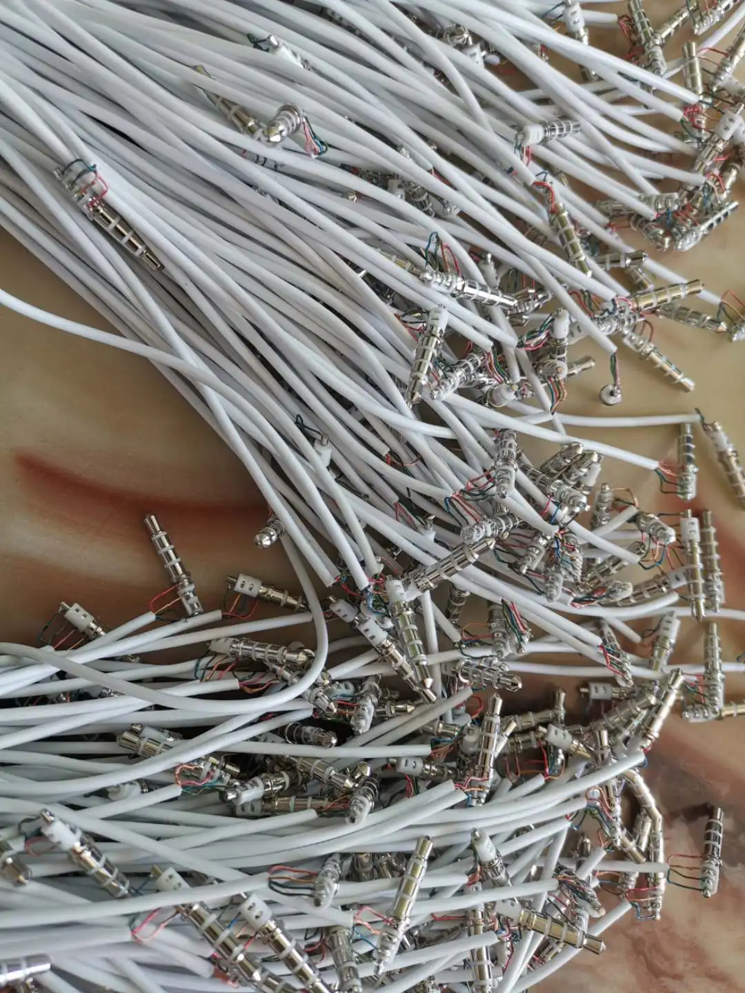 Full Automatic 3.5 Audio Head earphone jack Soldering Machine