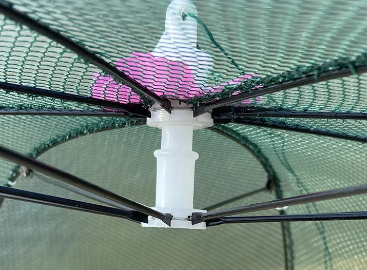 China nylon Strong 4-22 Holes umbrella automatic fishing trap cage fish net trap
