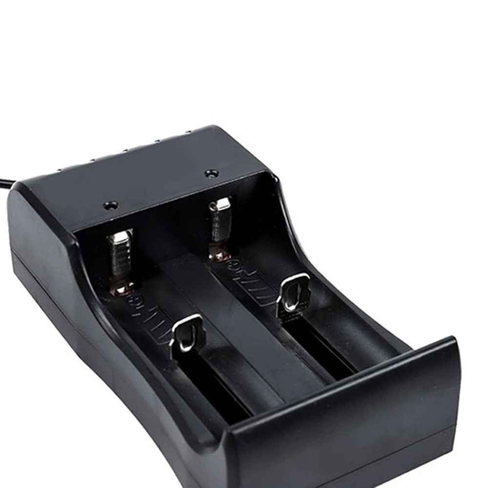 2022 SGG High Quality 2 Slots 18650 Rechargeable Lithium Battery Charger For Batteries Ready to Ship