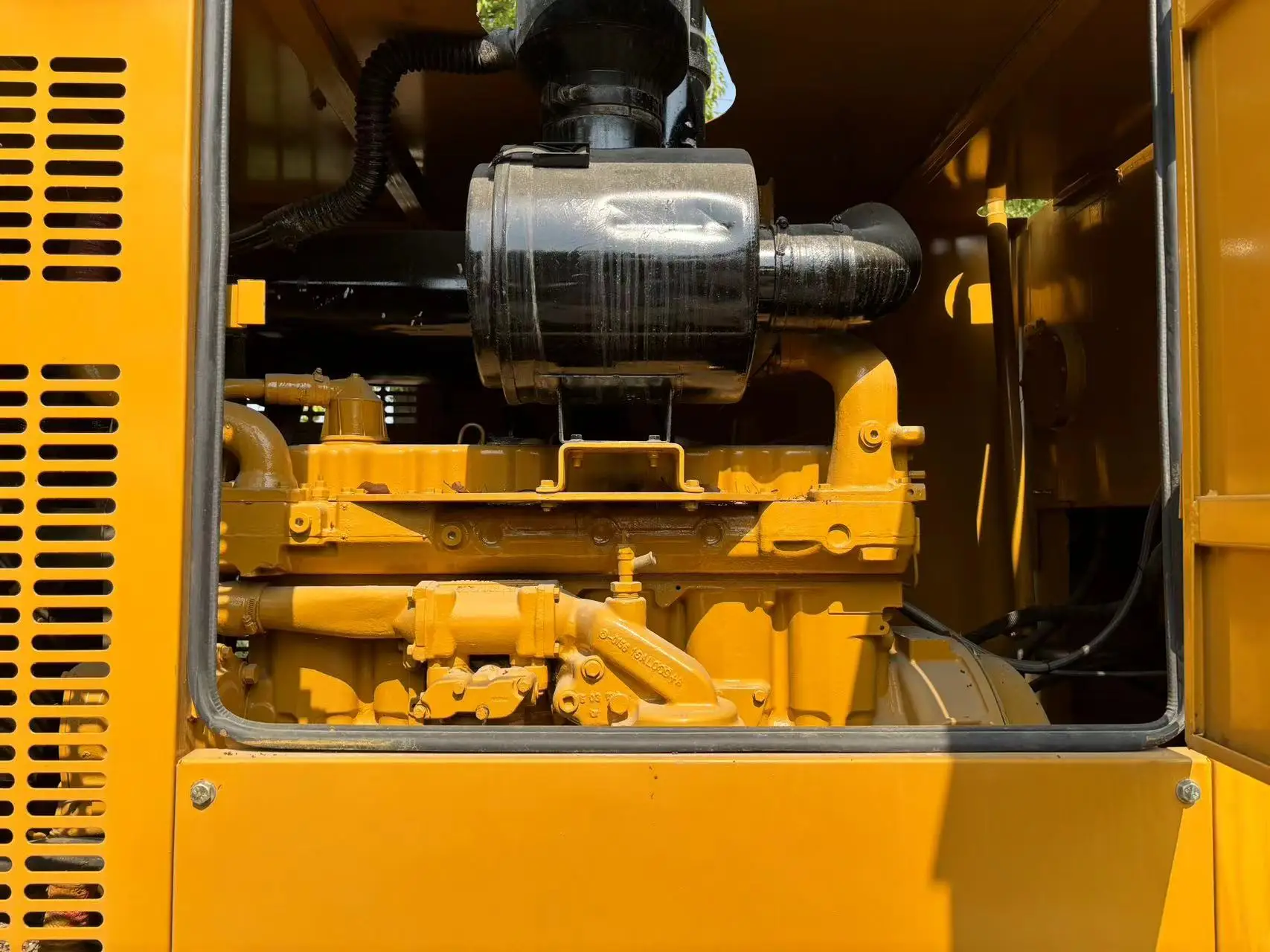 The United States produces high-quality graders Cat Carter 140H/12G graders