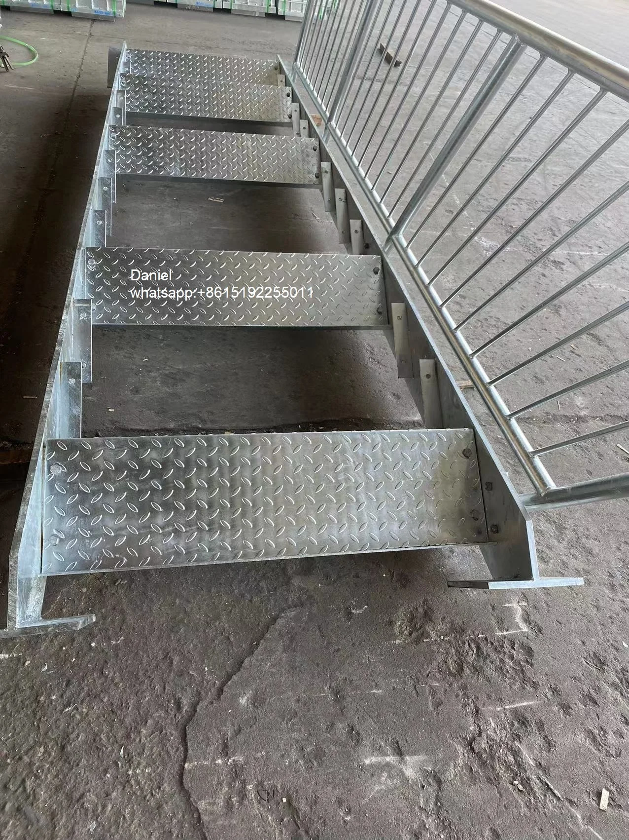 High Quality Wholesale Nice Appearance Non-Slip Water Permeable Ditch Cover Steel Ladder