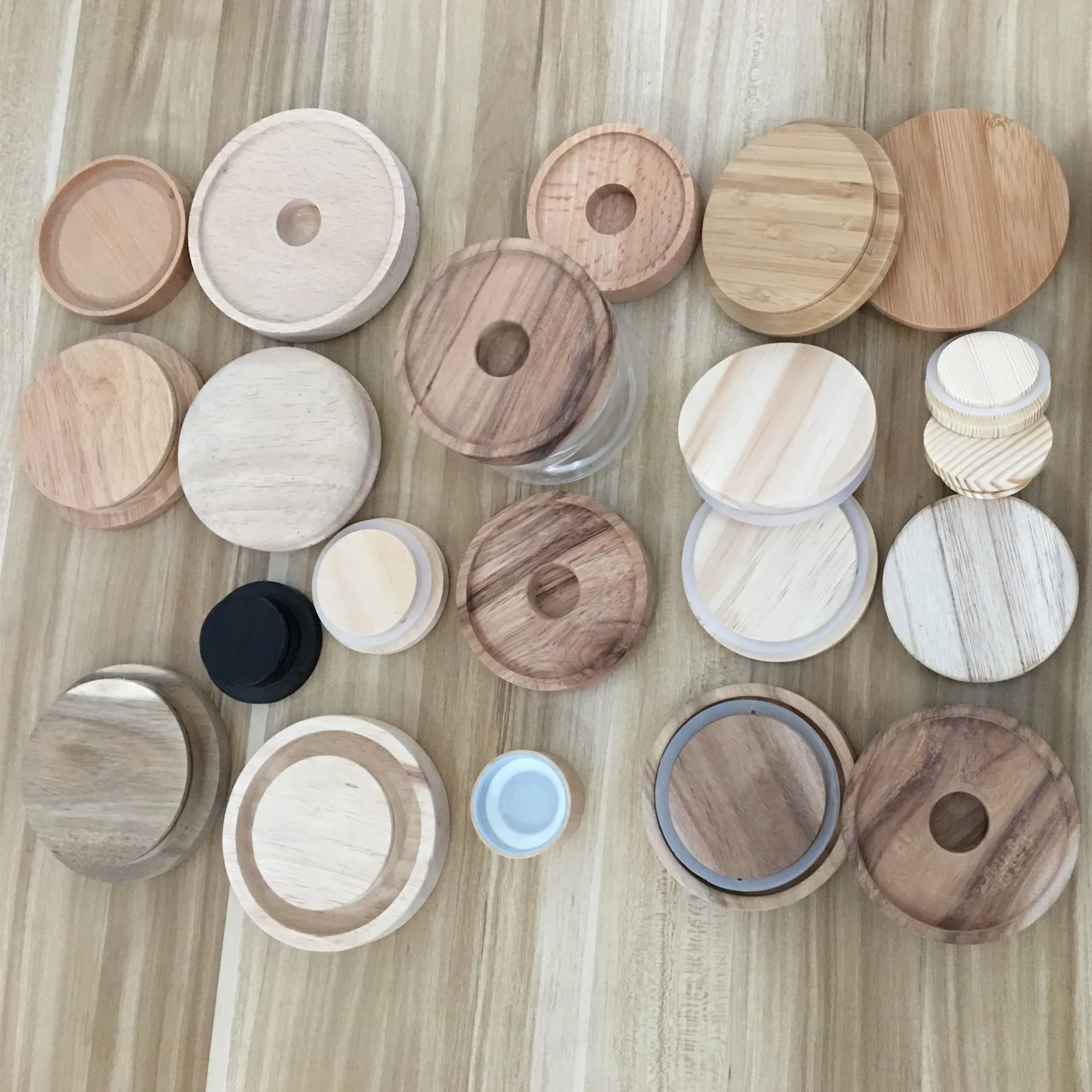 Factory Profesional in custom made  ECO -friendly  Natural wooden lid bamboo lid for jars wood lids for bottles