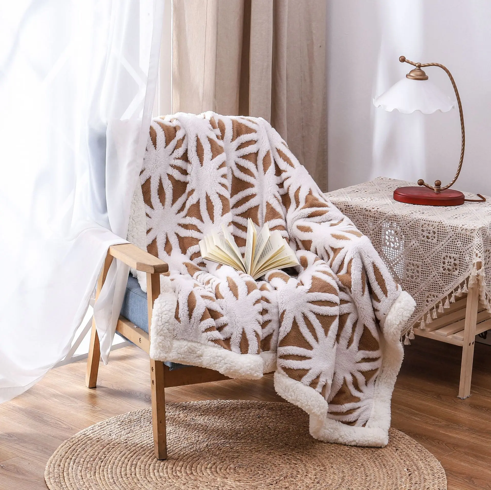 Micro Fleece Fabric Plaid Pattern Large Easy Care Double Layers Plush Flannel Throw Fleece Printed Throw Blanket