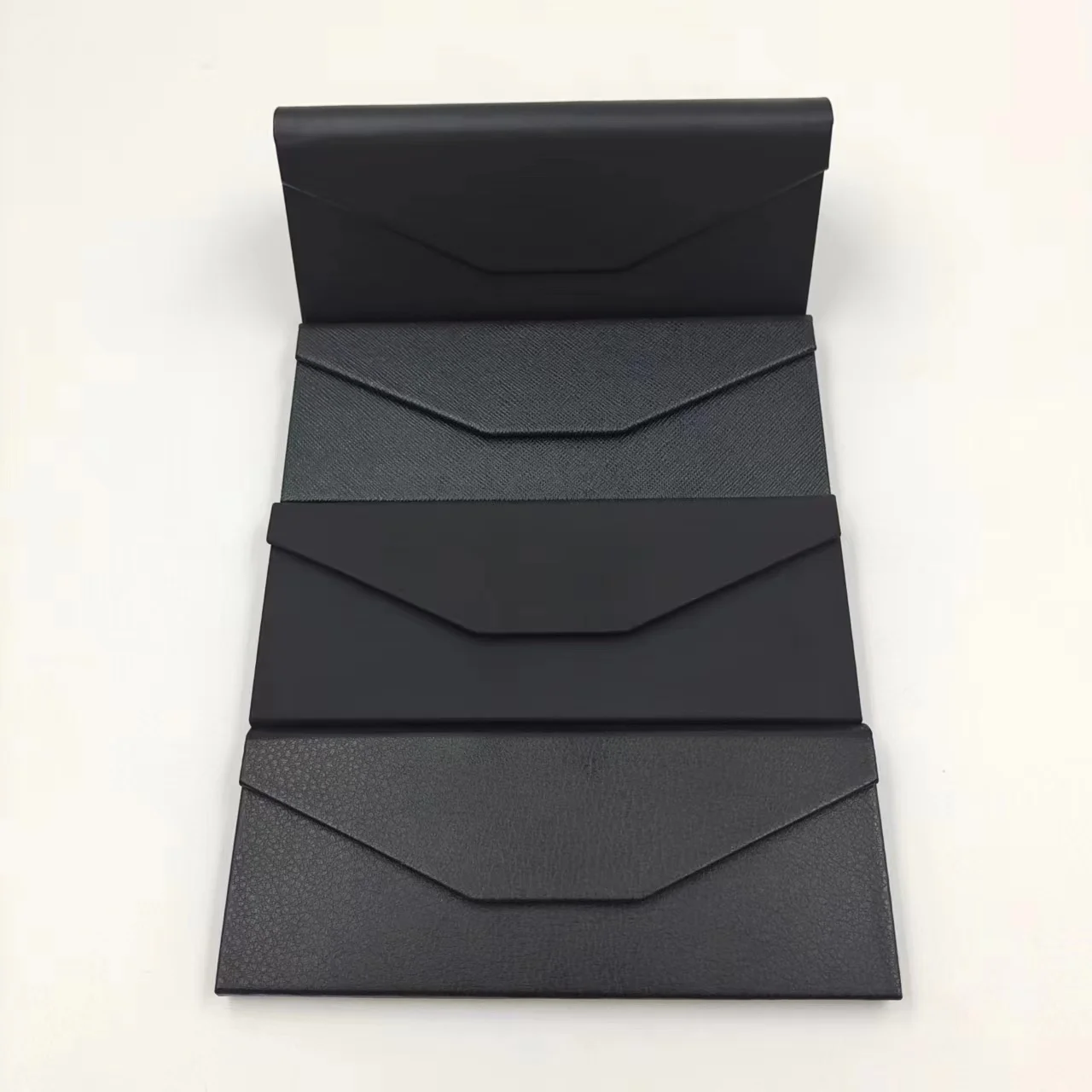 2024 New Fashion PU Leather Cover Glasses Box Sunglasses Case for Women Men Glasses Portable Soft Glasses with package