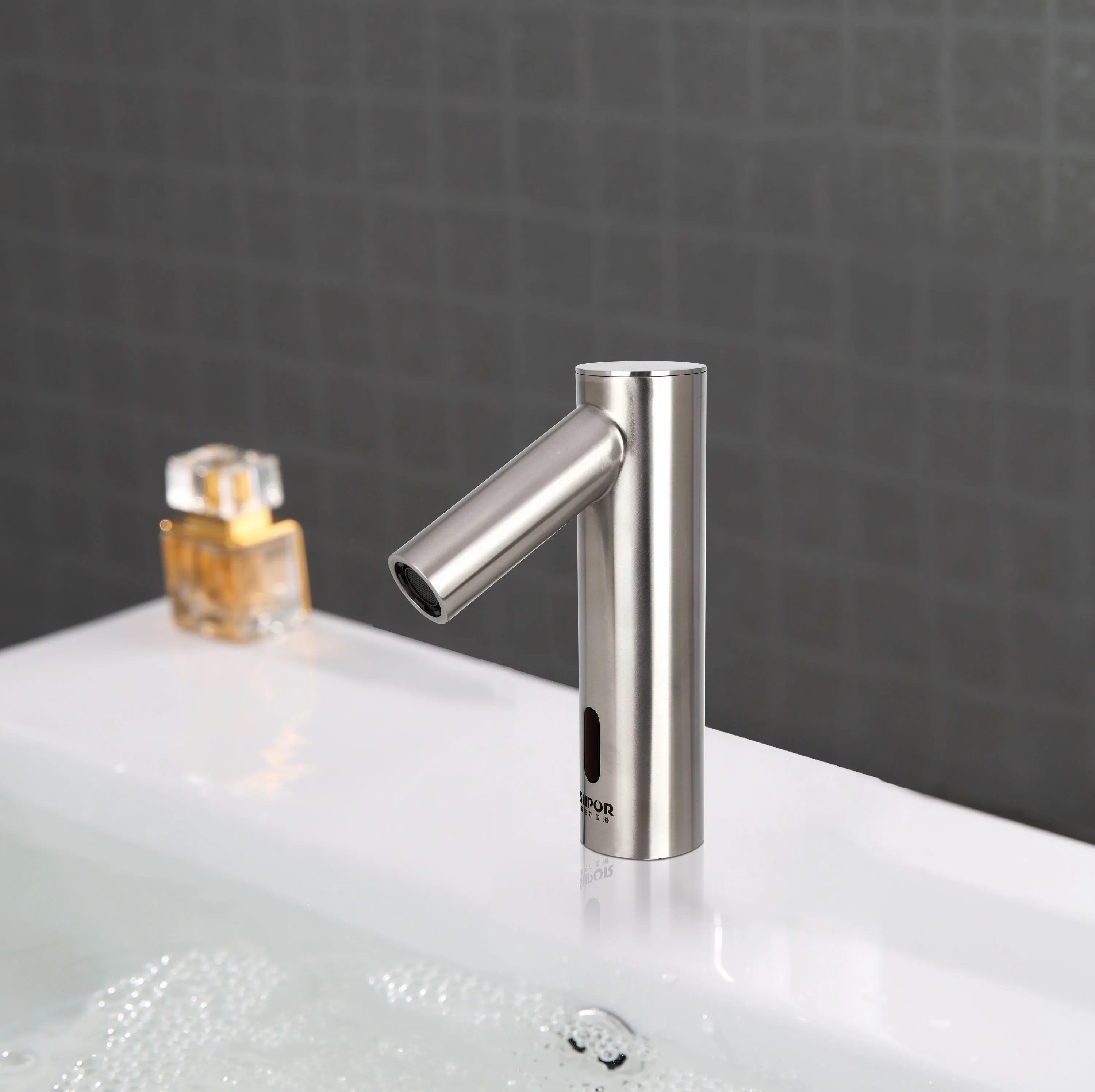 
stainless steel sanitary ware no touch 2020 hot sale sensor faucet high quality no rush deck mounted basin faucet 