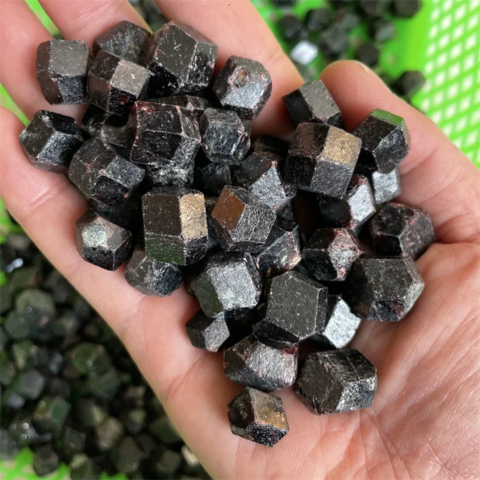 Natural garnet rough stone crystals and stones reiki gemstone wine red raw garnet for sale