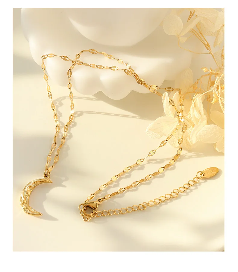 Retro Cute Design Moon Pendant Clavicle Chain Stainless Steel 18K Gold Plated Necklace