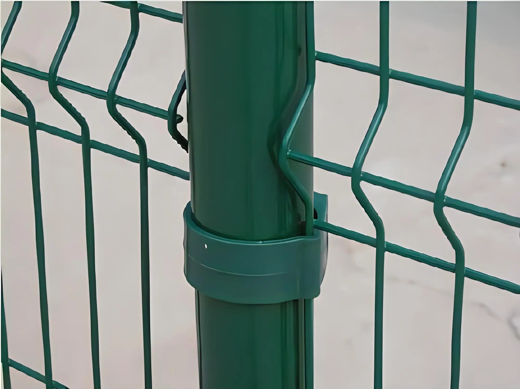 Cheap price 5mm 4ft 5ft 6ft x2.5m Galvanized/vinyl/PVC welded mesh fence Triangle Bending Welded Wire Mesh Fence garden fence