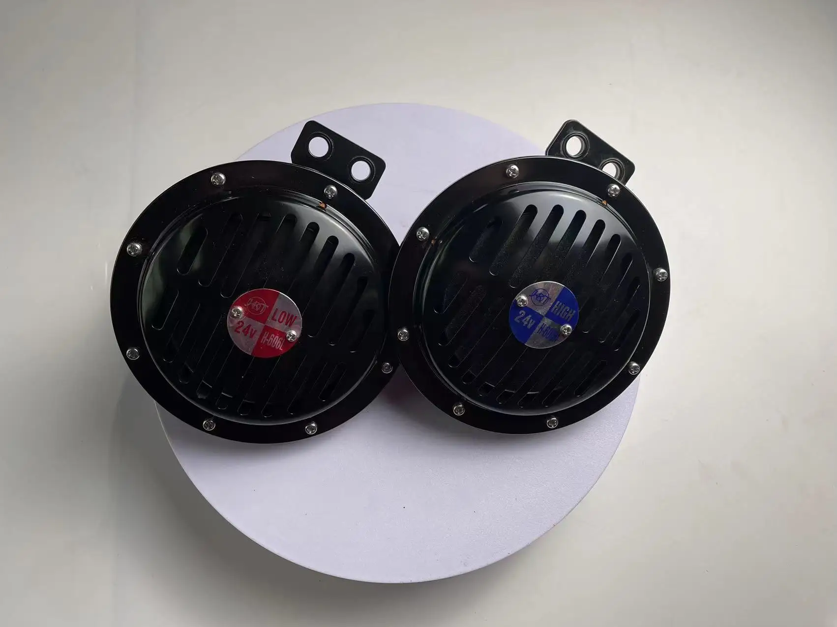 Original Factory Horn for Komatsu Wheel Loader WA470-6 WA480-6 WA470-7 Hot Selling Excavator Industries 425-06-31311 08160-82400