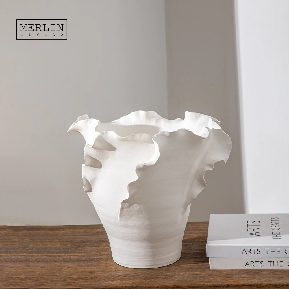Merlin Living handmade ceramic vase hotel decor vintage laciness vase decoration  Chaozhou Ceramic Factory Manufacturing