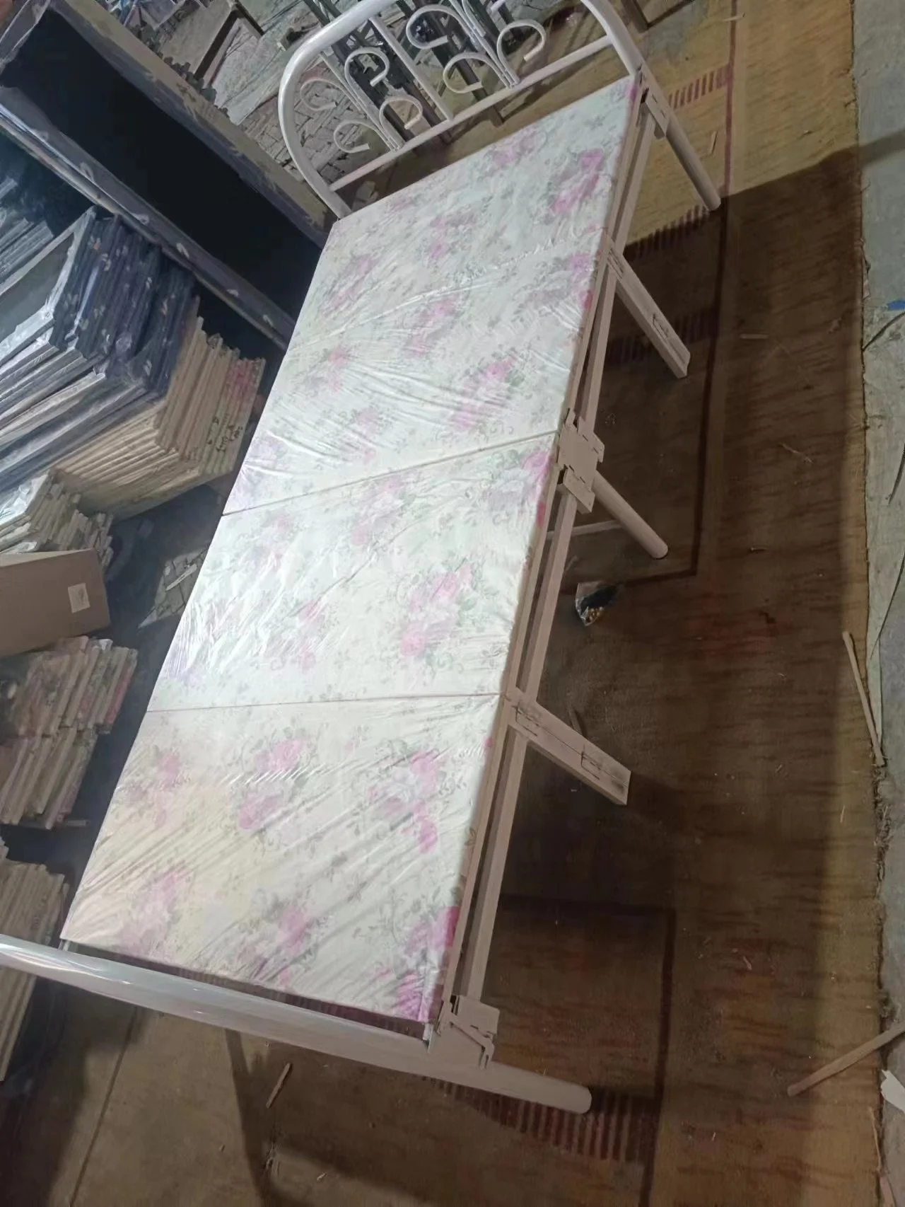 Folding bed with matress iron bed four part folding bed with 15 legs