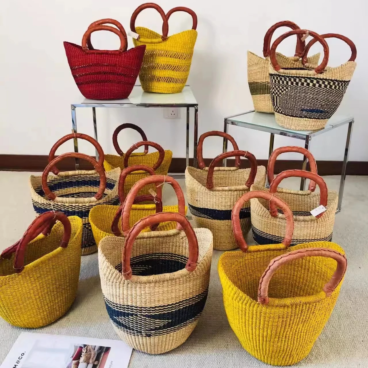Wholesale Handmade Decorative Woven Straw Water Hyacinth Seagrass Bolga Wicker Baskets Storage with Handle Handicrafts