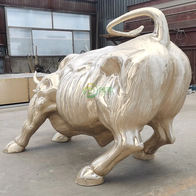 Custom OEM ODM Large Famous Outdoor Garden Decoration Large  Bronze Brass Metal Crafts Abstract Animal Statue Wall Street Bull