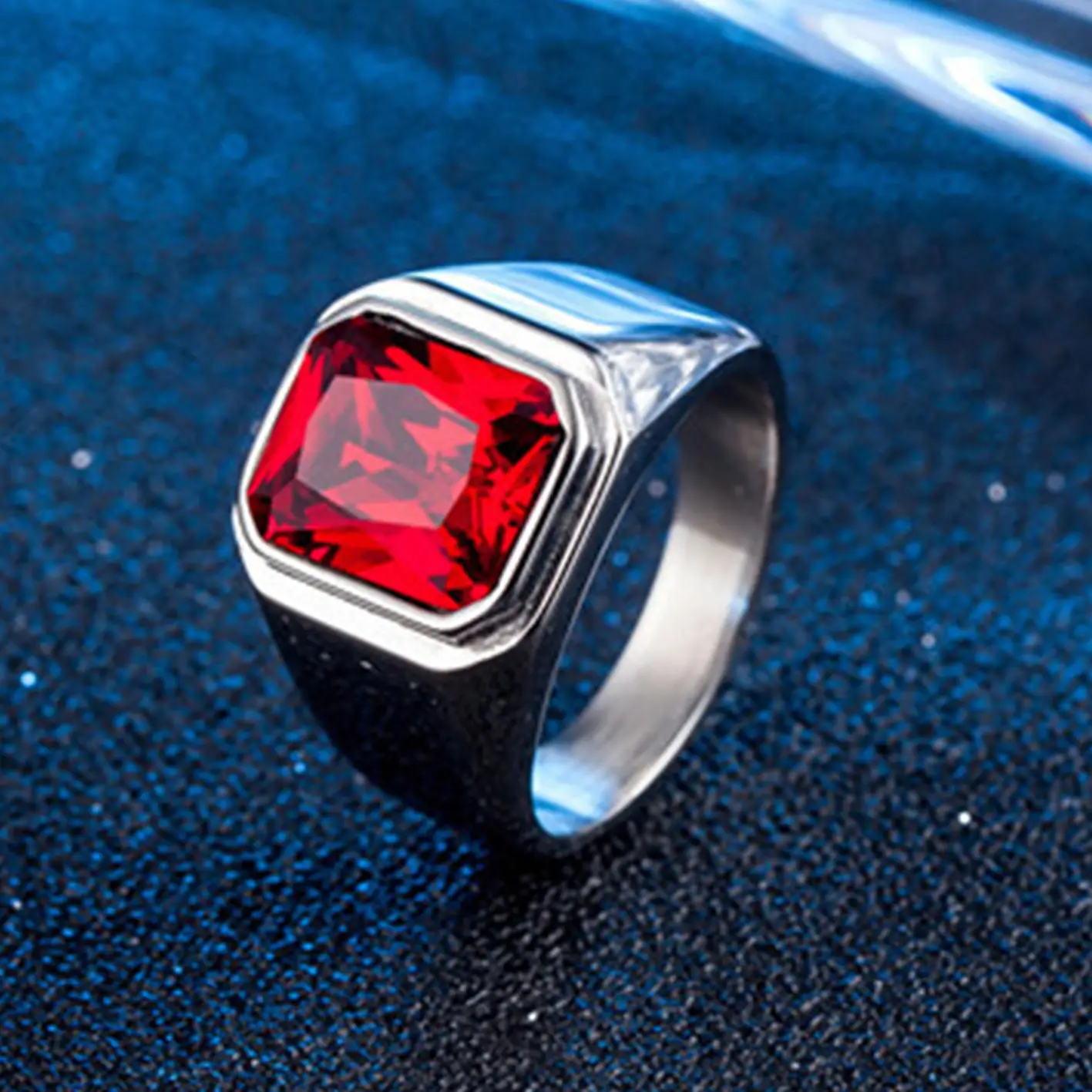 Best Selling Men Gifts Fashion Electroplating Titanium Steel Sliver Blue Gemstone Ring