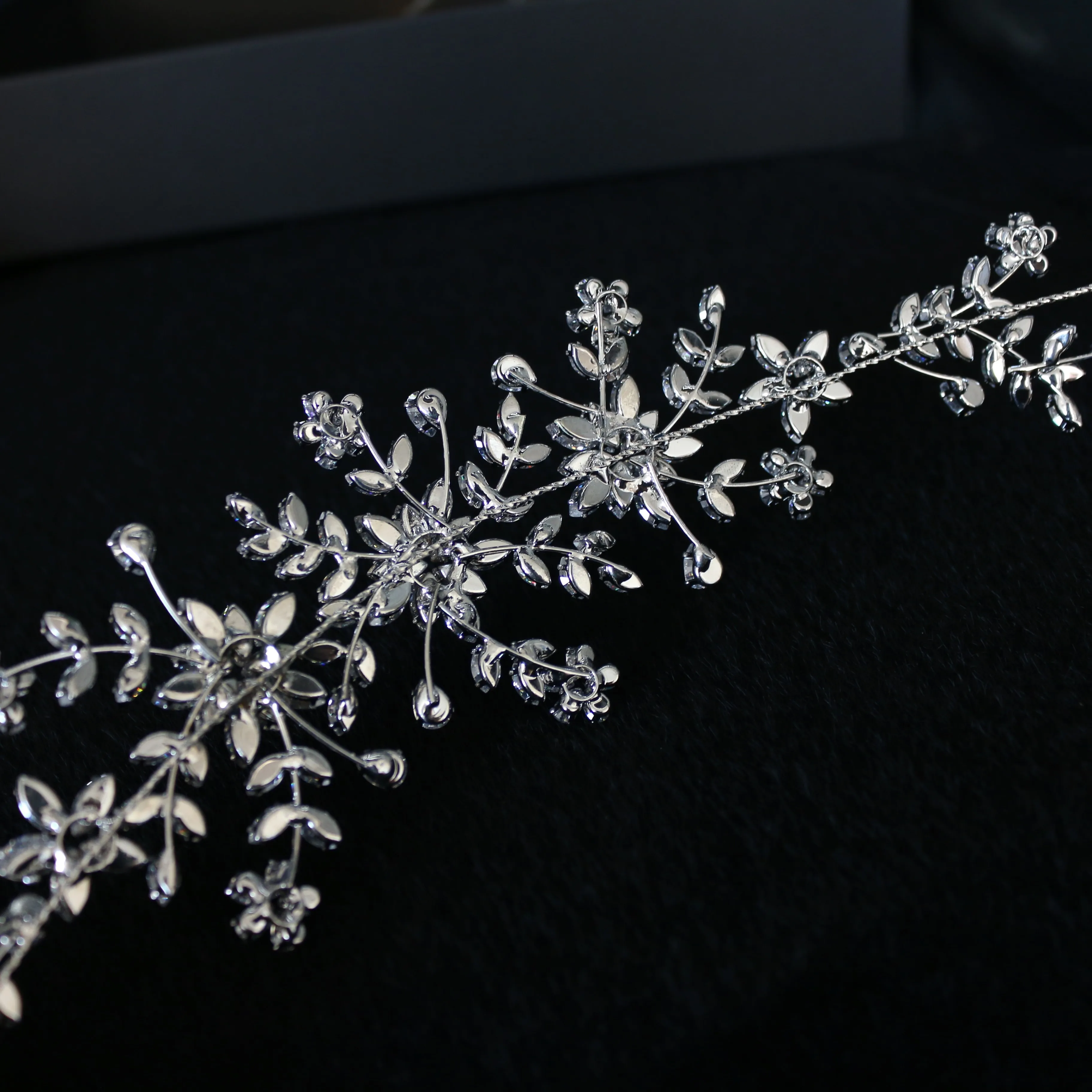 Fashion Style Bridal Wedding Rhinestone Flower Sliver Leaf Tiaras For Woman