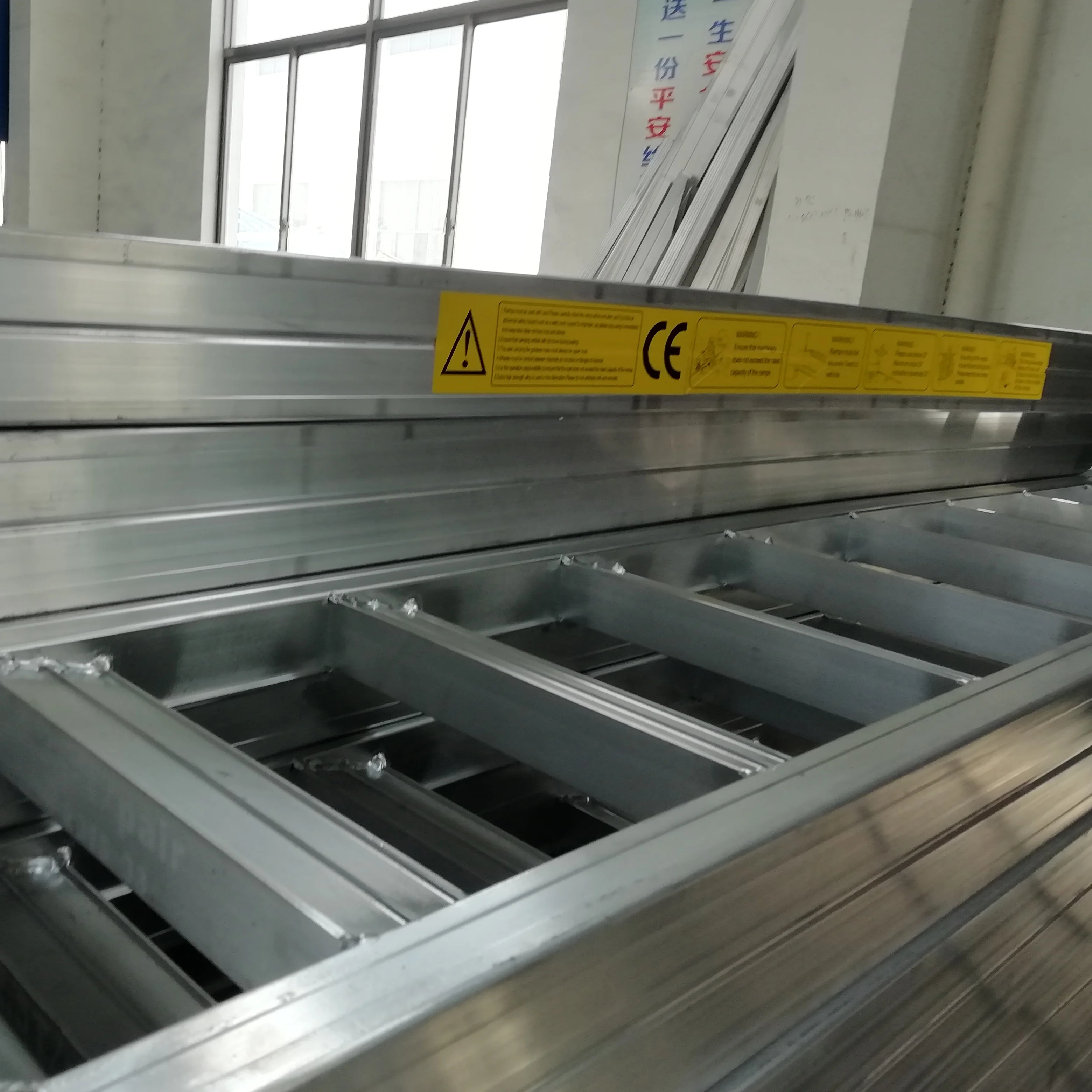 4 тонны heavy duty гаражный автомобильный контейнер рампы для вилочного погрузчика с вертикальной загрузкой алюминиевый пандус