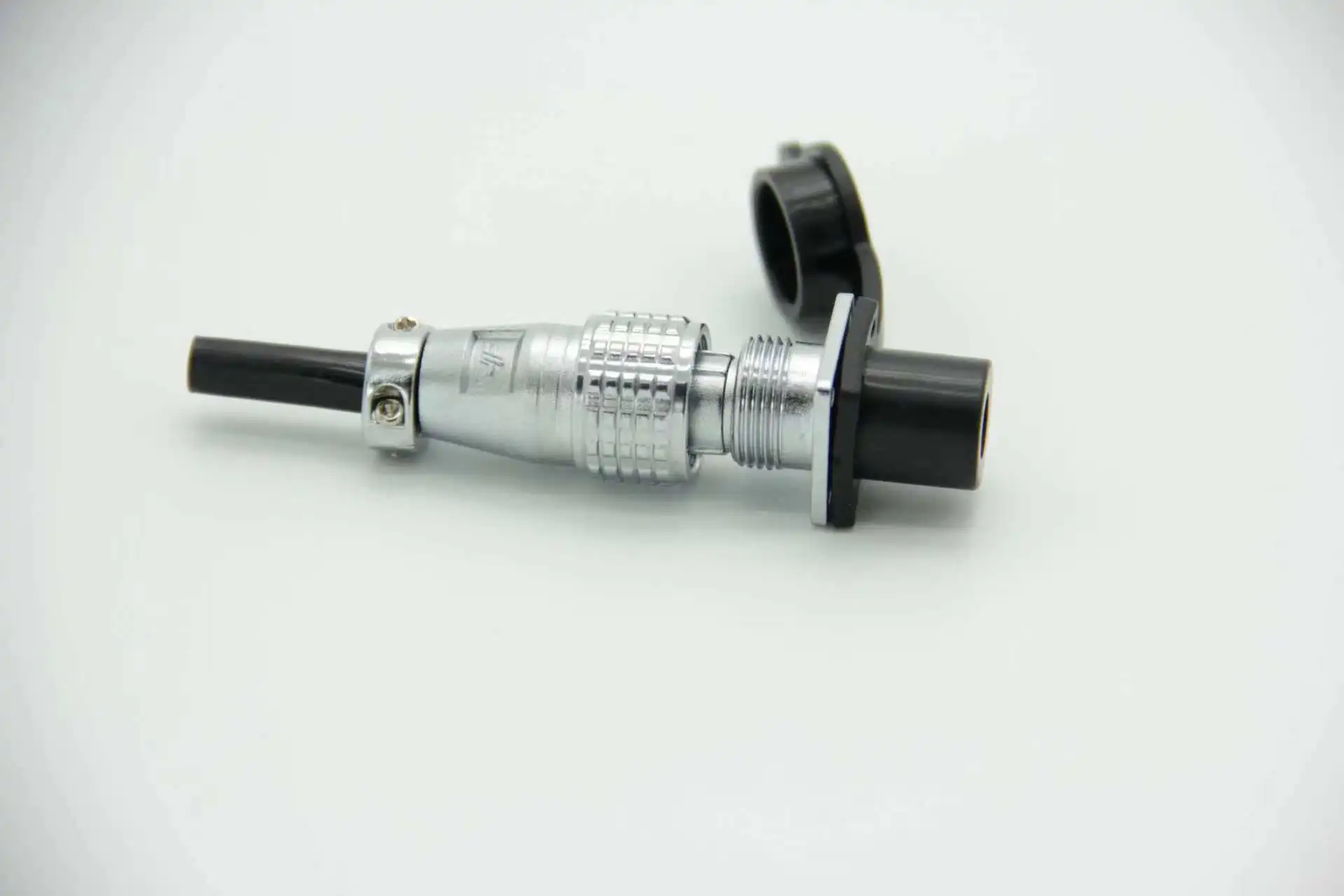 P12-3A Bulkhead Power Connector 2 3 4 7 8 9 Pin Screw Lock Quick And Easy Soldering  Metal Connector