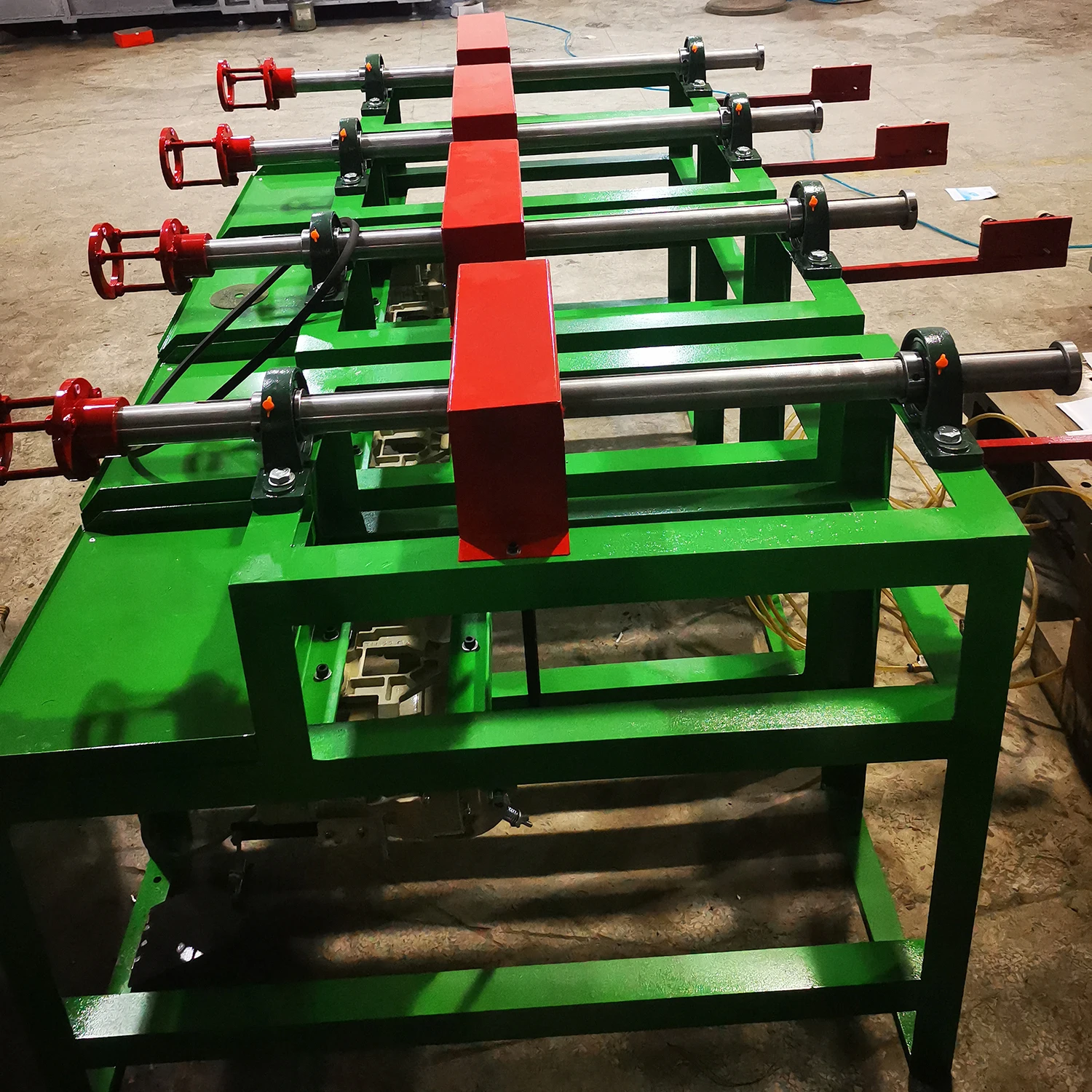 TREE mechanical 4 Lines Christmas Needle Punching Tree Drawing Leaf Pine needle Making Machine For Leaf Compactor Machine