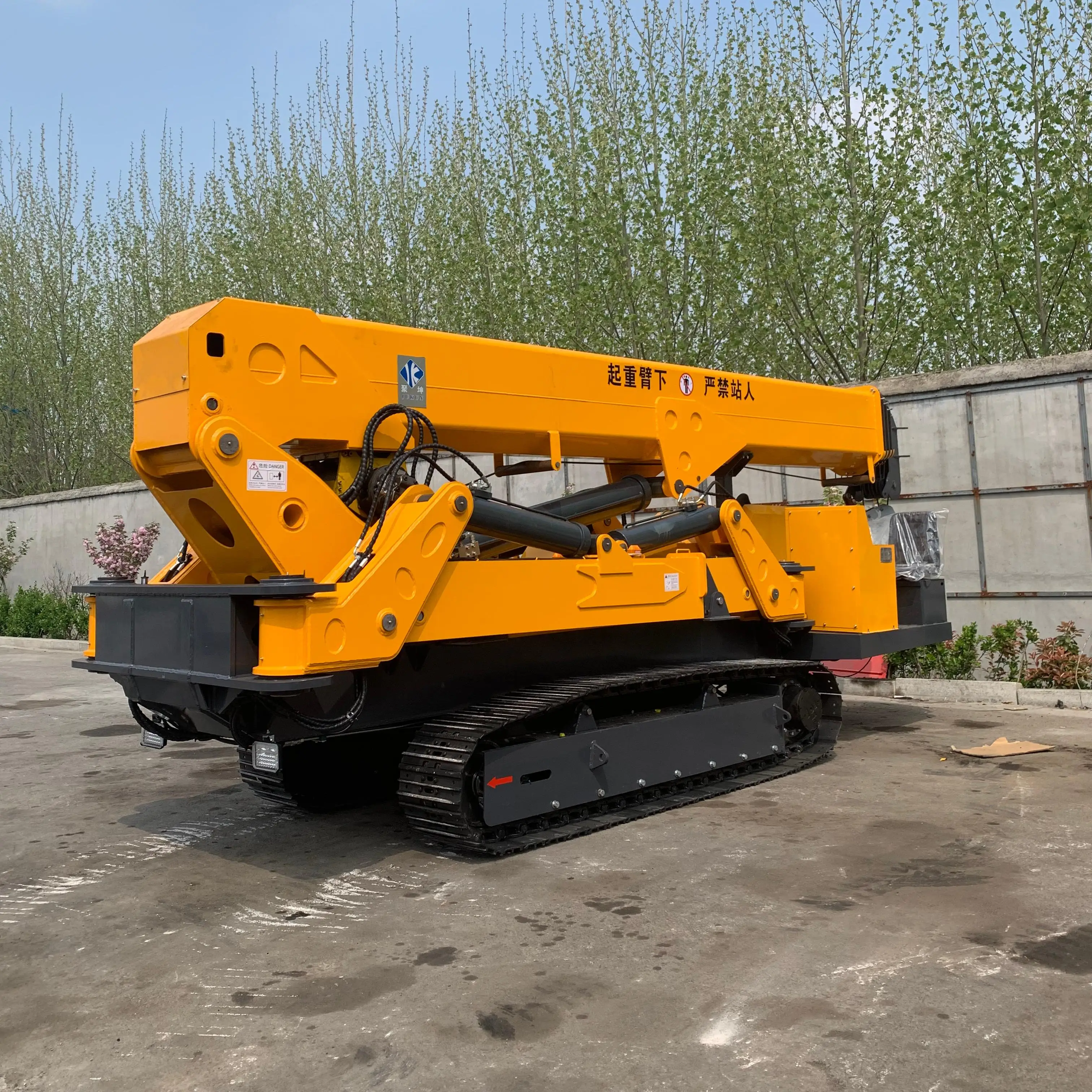 First-Class 3-12 Ton Mini Spider Crawler Crane Mountable Narrow Spaces Manufacturing Plants Farms 12 Ton Core Motor Pump