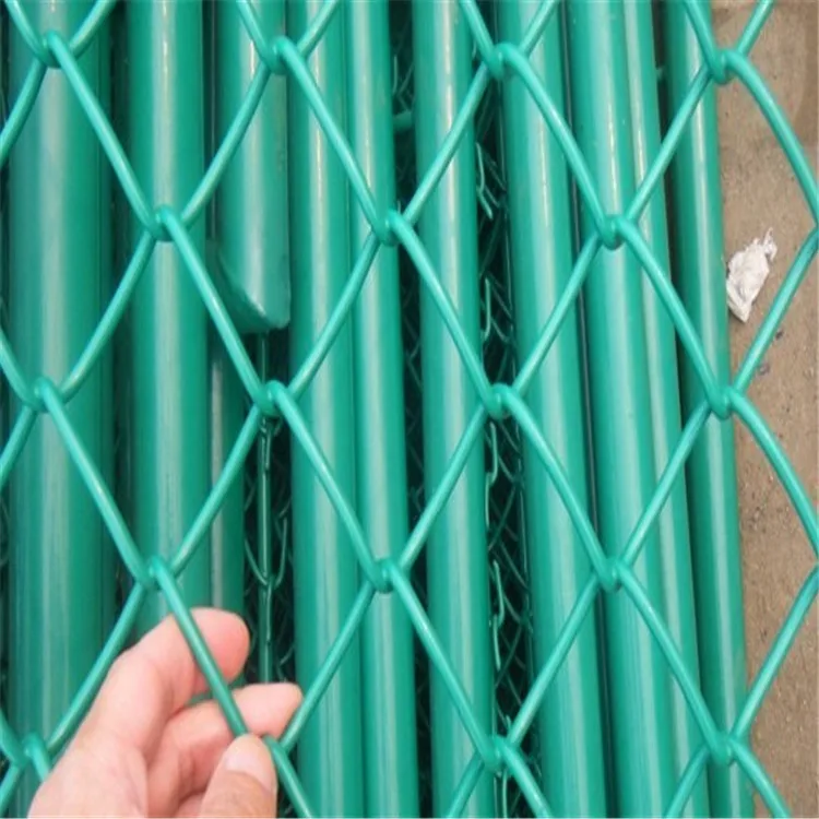 High quality electro/hot-dipped galvanized chain link fence cyclone wire mesh factory manufacturer