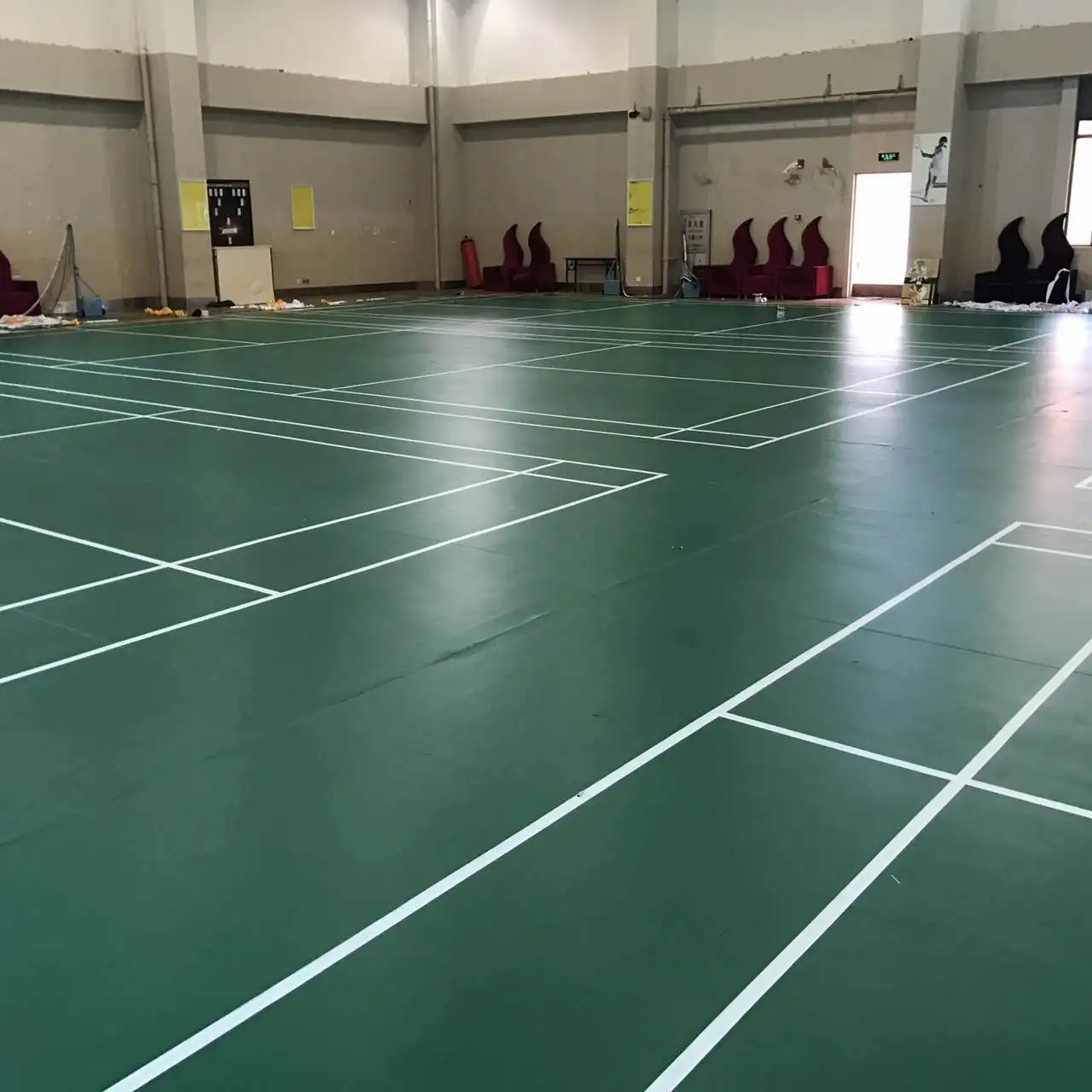 
indoor green 4.5mm thickness good quality badminton court pvc roll flooring 