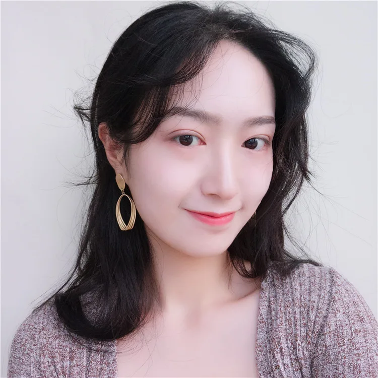 Корейский стиль 2020 Оптовая Продажа Модные индивидуальные матовые золотые геометрические серьги-клипсы