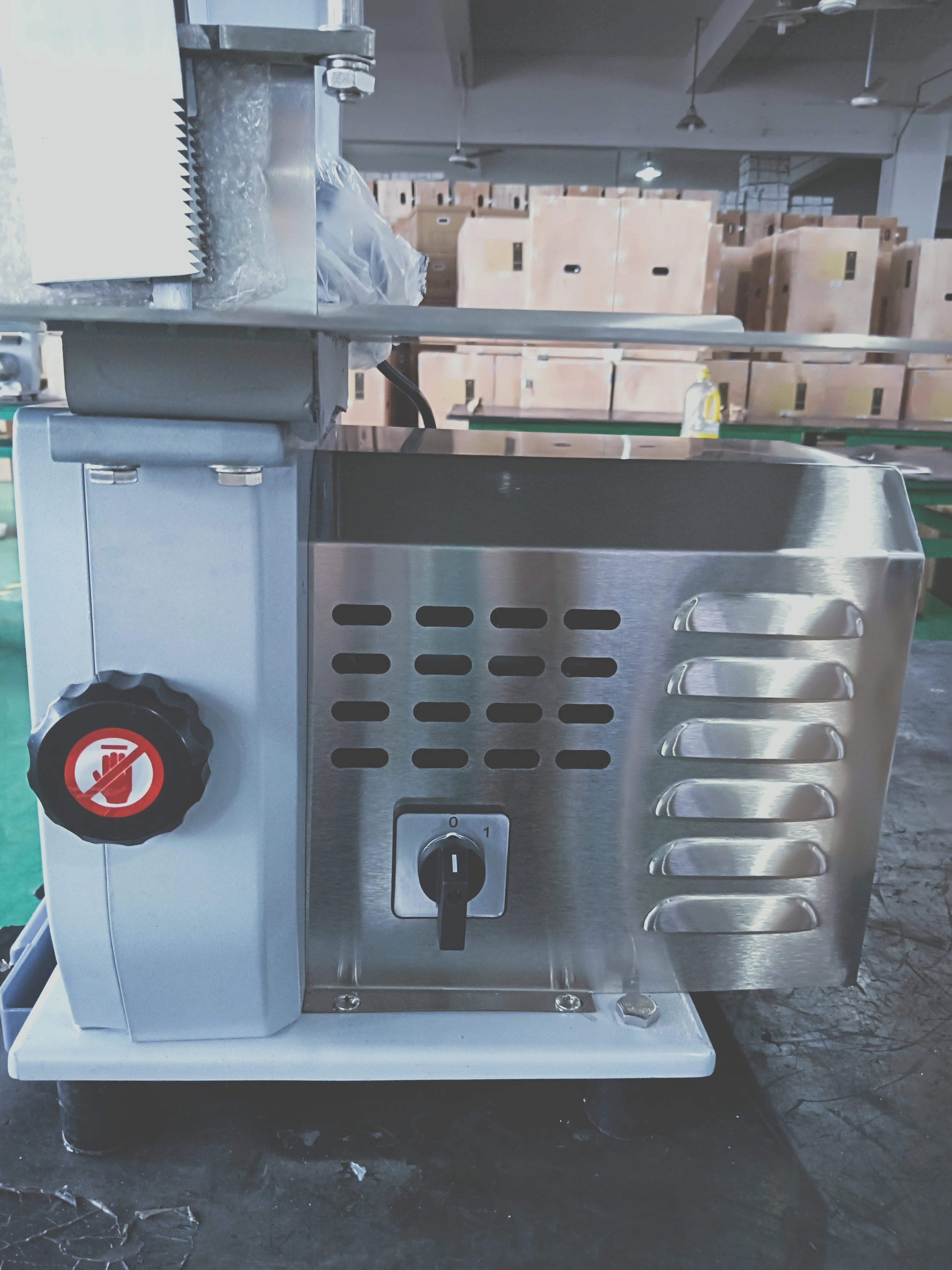 Hot Selling Bone Saw/Frozen Meat Cutting Machine Bone Cutter Machine Frozen Meat Equipment