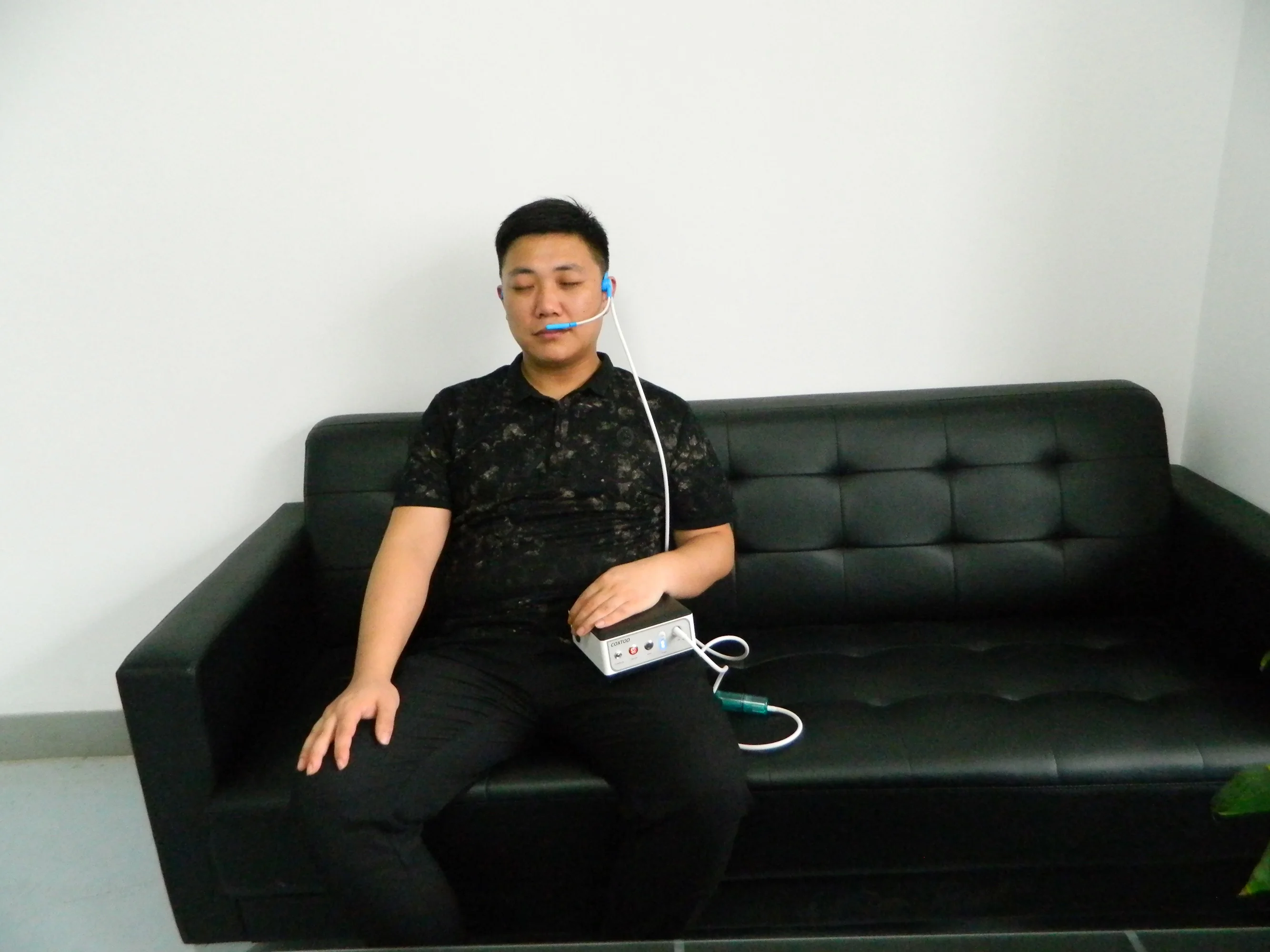 COXTOD Mini Oxygen Device 8 Hours Battery Oxygen Generator 24 Hours Continuous Oxygen Making Machine Anion O2 Bar