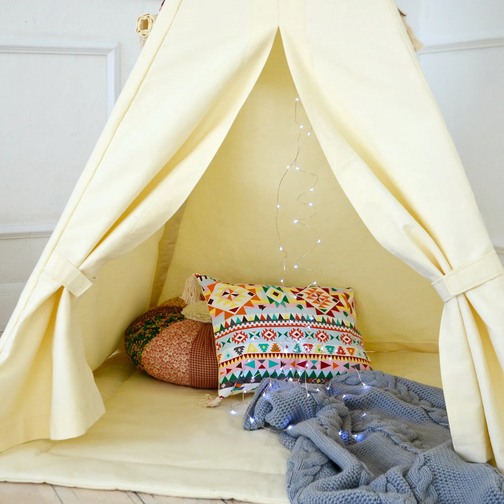 3-8 year old girls playing on party with 100% cotton secure for Girls teepee