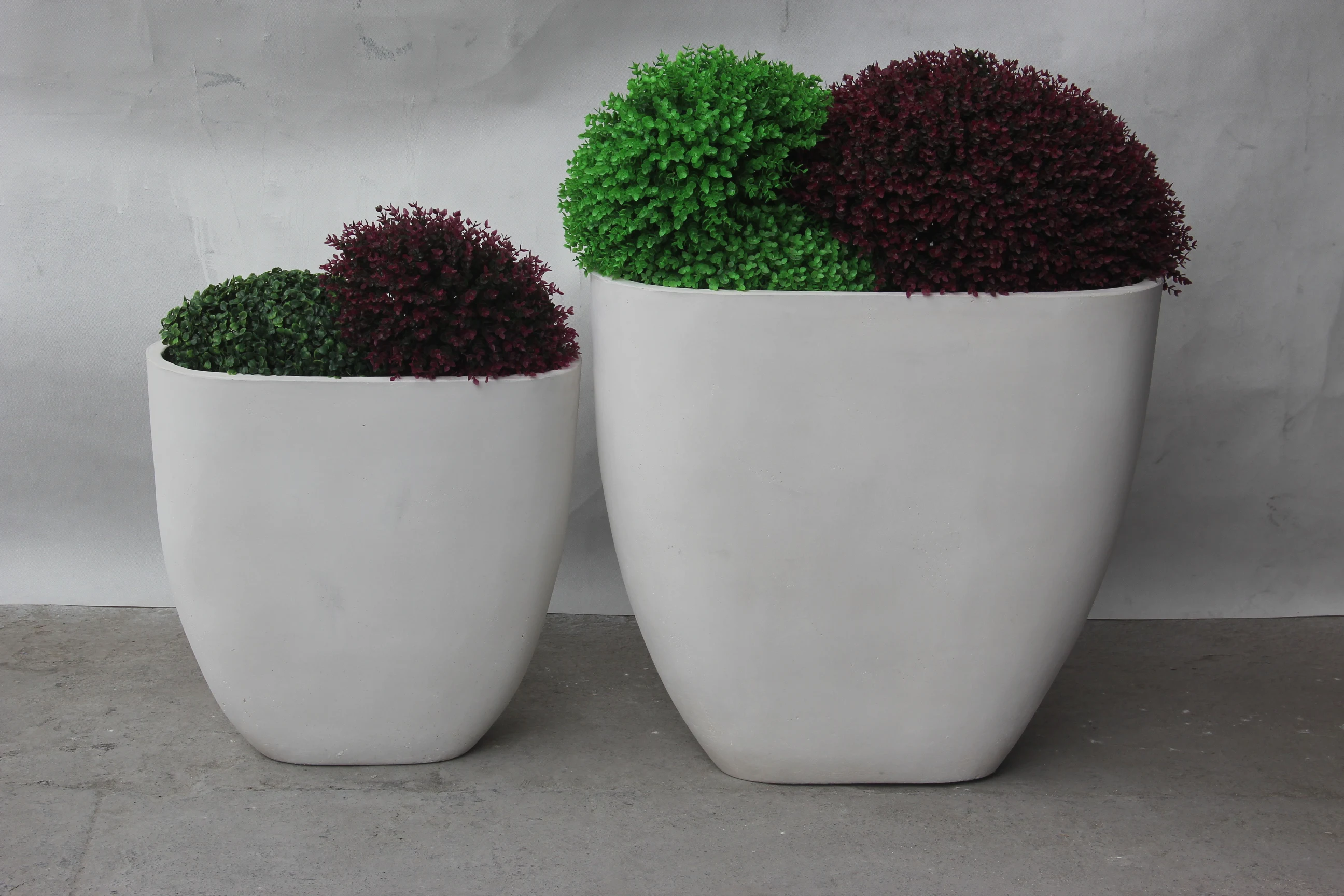 2023 Good price Tall oval concrete planter flower pot for wholesale