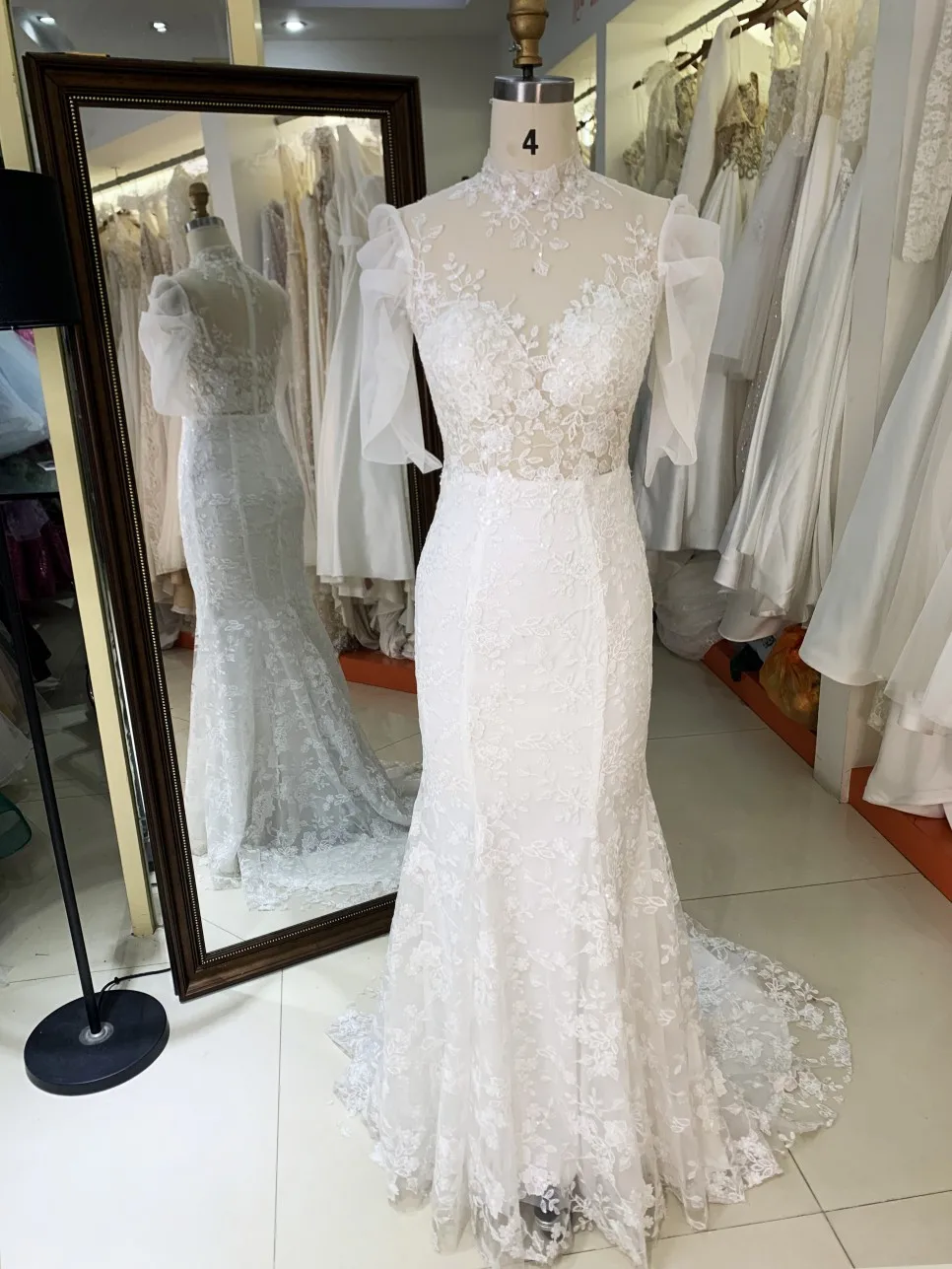 New Fashionable 2025  High Quality With Short Sleeves Lace Mermaid Wedding Dresses With Embroidery Flower Bridal Dress