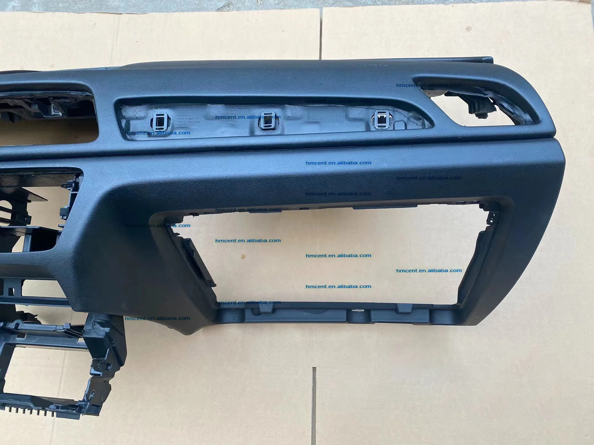 Global Hot seller Superior quality Automotive ABS Leather Dashboards Safe Reliable For Audi Q3 2013-2018 Dashboard