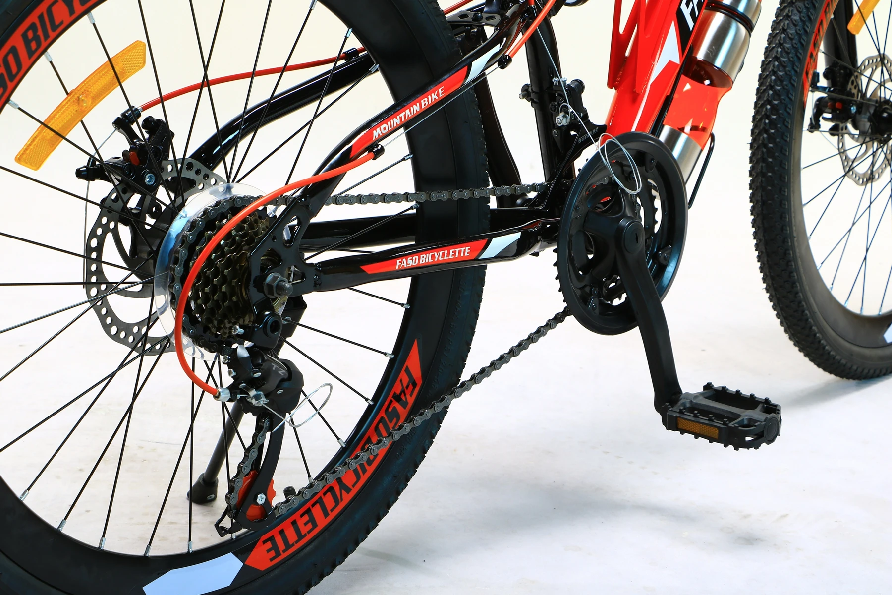 Mountain Bicycle Promotion Good-looking Mtb Beautiful Frame Nice Multi-color with Mudguard Mountain Bike
