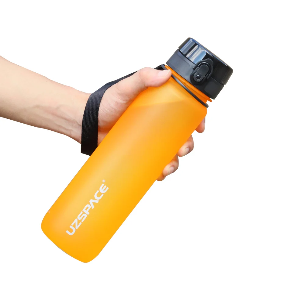 Uzspace Top Selling Leakproof BPA Free plastic Drinking Water Bottle with Time Marker flip top lid and strap 32oz 1000ml