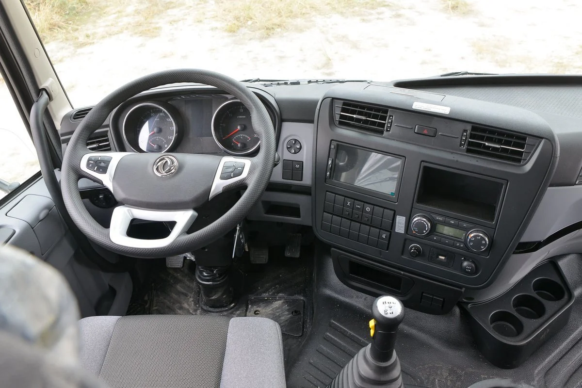 Dongfeng 8x4 driven type LHD installed  450 Hp engine GVW 75 ton design dump tipper truck