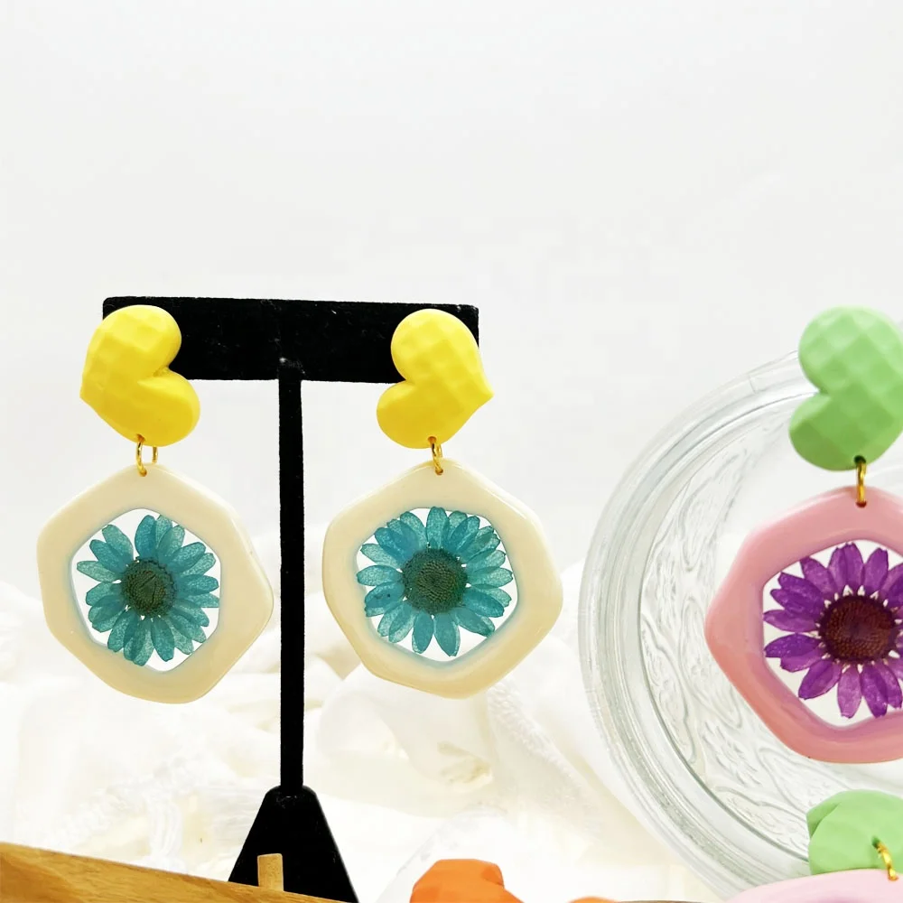 Luxury Affordable Price  Women 18K Gold Plated Irregular Round Transparent Handmade Cute Flower Earrings