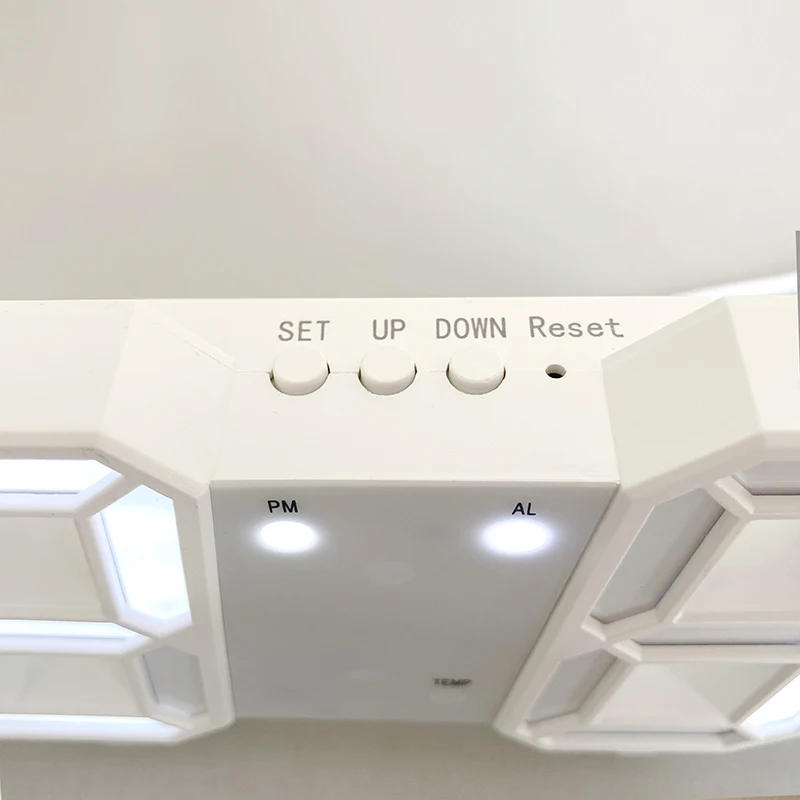 Intelligent 3D digital alarm clock LED calendar thermometer electronic gift clock desk clock