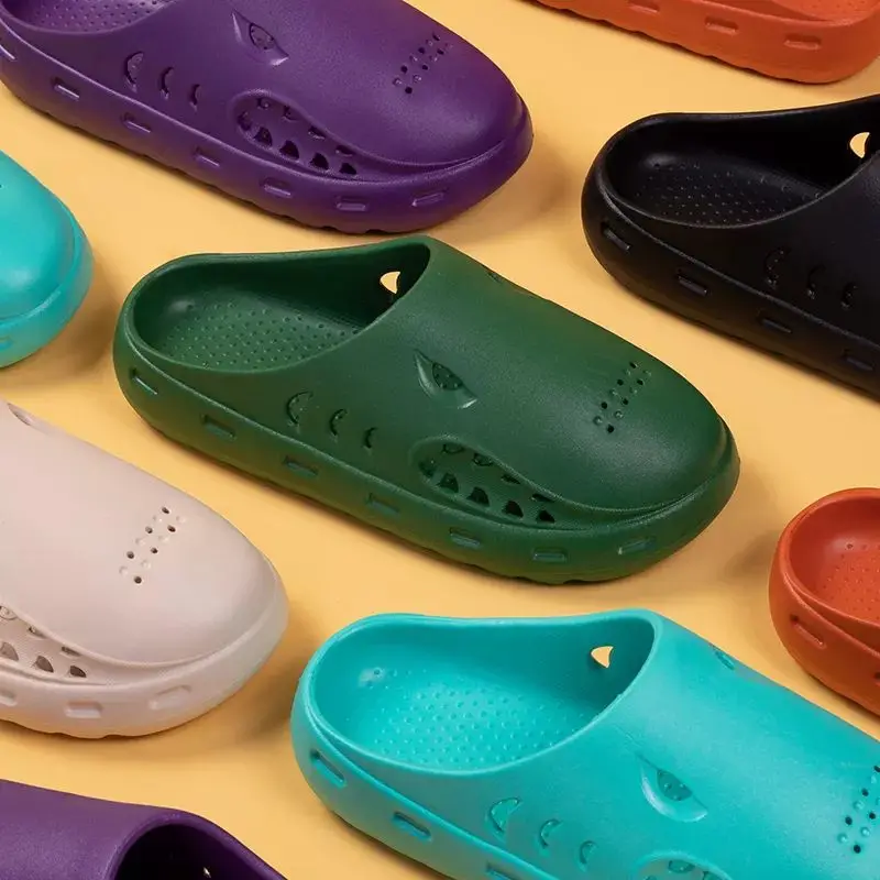 Wholesale Cute Shark Shape Soft Slippers Couple Slippers Home Shoes Shark Slides Unisex For Factory Price Shark Shape Slides